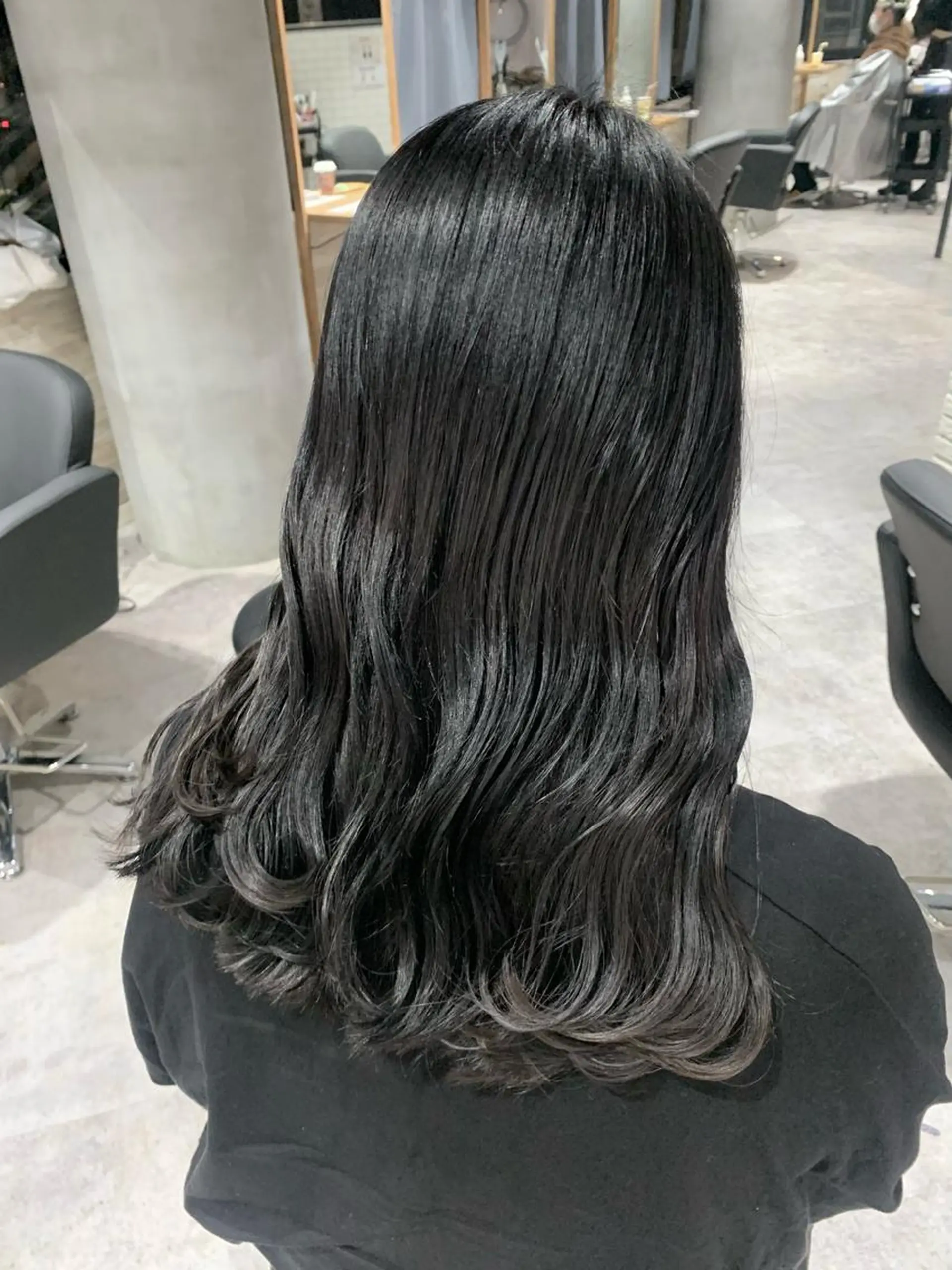 セミロング shes茶屋町アリサ 🎀顔周り×韓国風のヘアスタイル