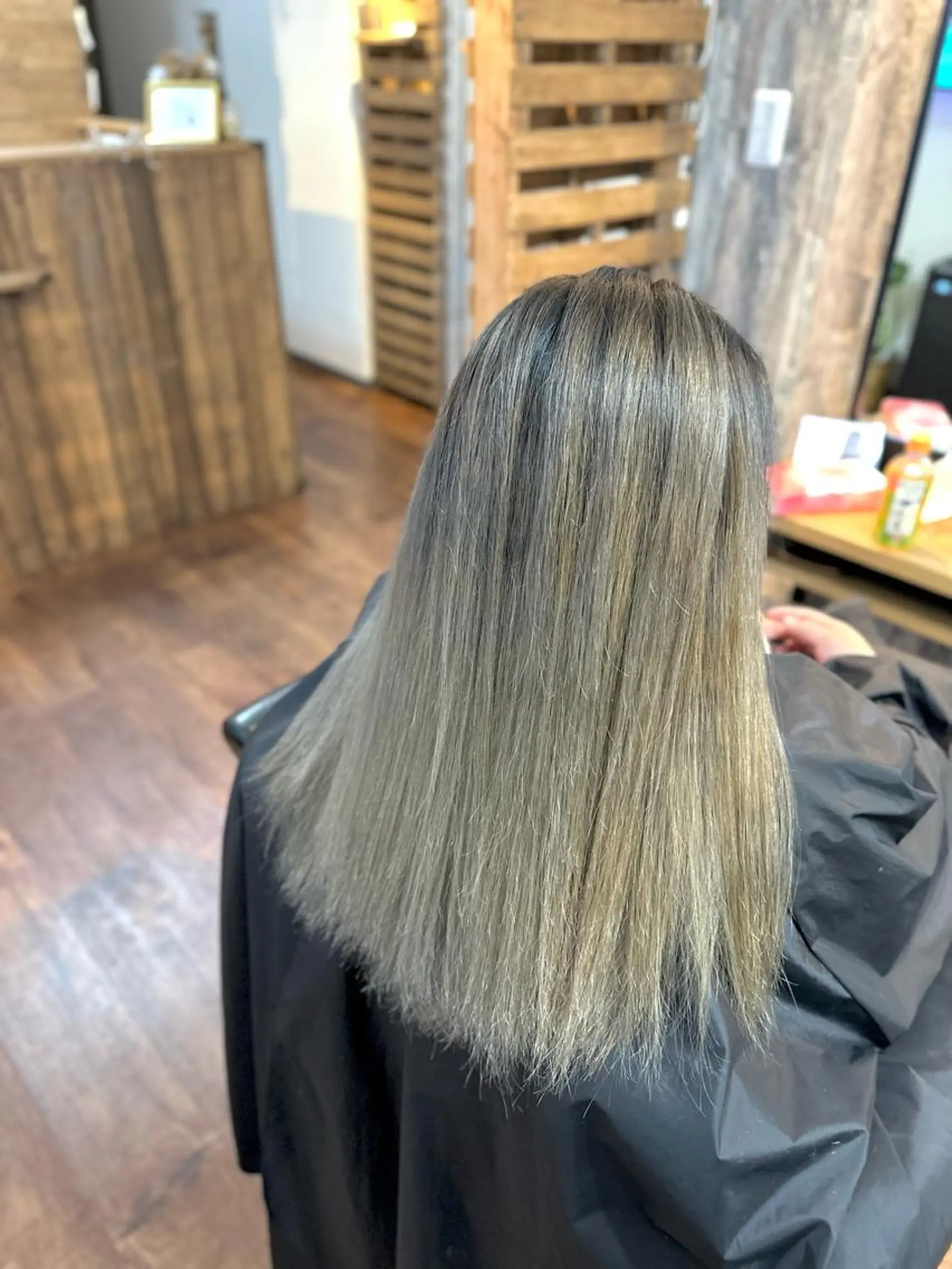 ミディアム カラー ブリーチ カット ヘアカラー トリートメント Lizir ルズィール所属・Luzir⭐︎ GEN⭐︎のヘアスタイル