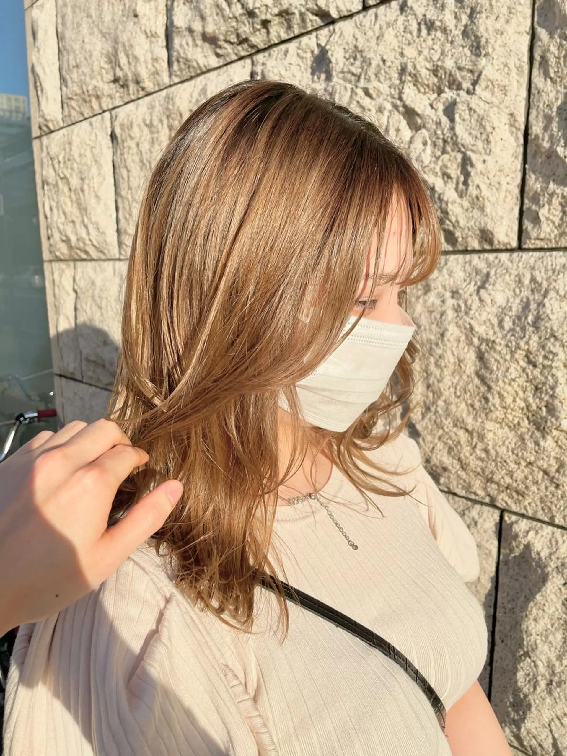ミディアム カラー ハイトーンカラー レイヤーカット カット ヘアカラー トリートメント ショート/レイヤー/ ボブ/縮毛矯正のヘアスタイル