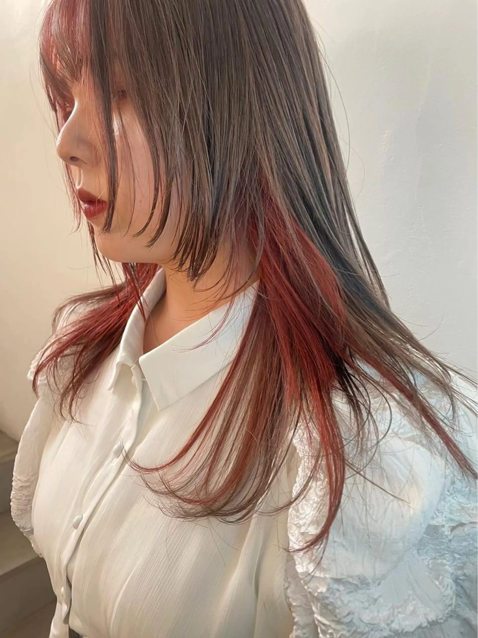 ロング カラー ベージュカラー 黒髪 ブリーチ ブルーカラー ブルーブラック 似合わせカット パーマ/コトミ🐸のヘアスタイル
