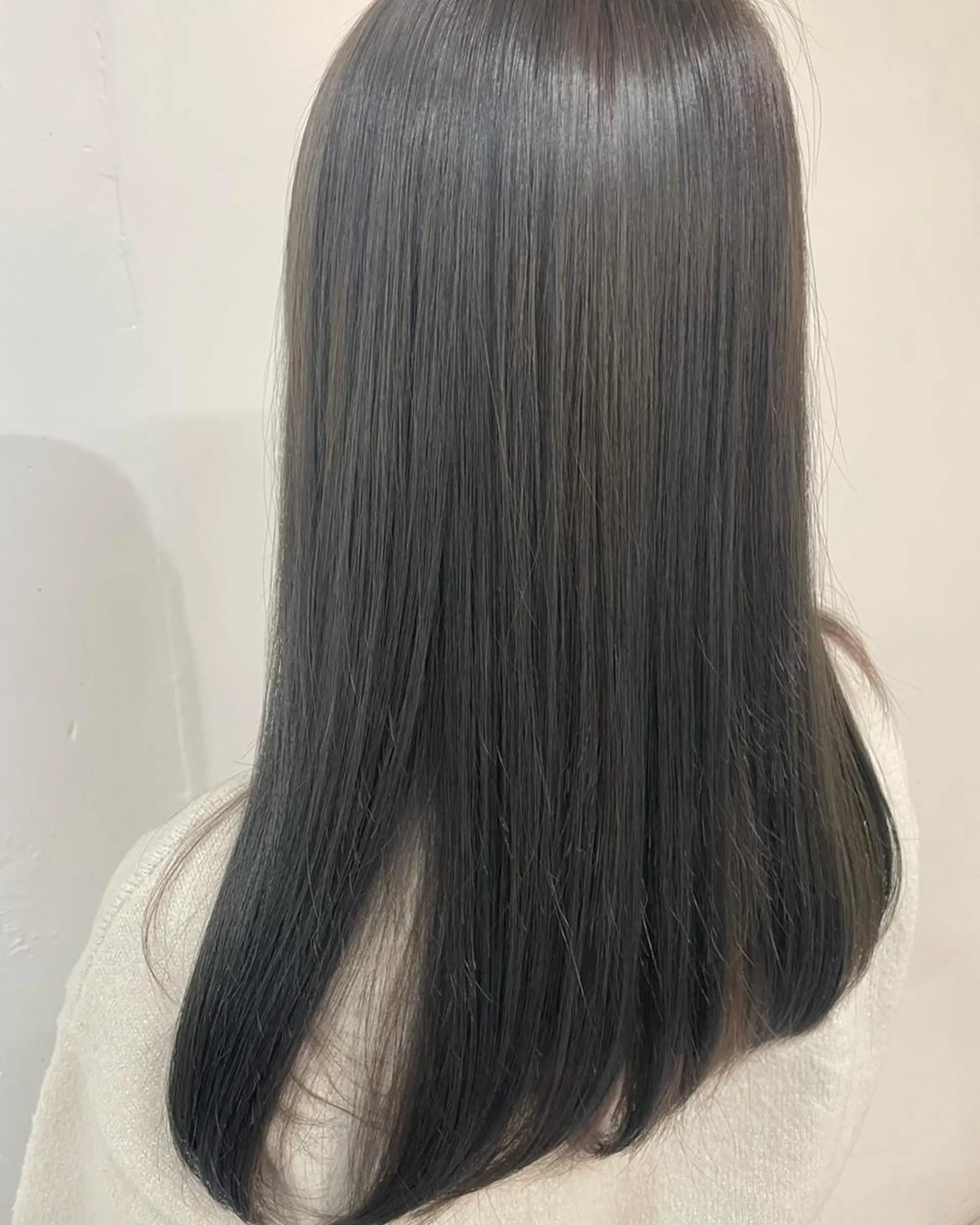 ショート アッシュ アッシュグレー 艶感カラー特化美容師 久万祐人のヘアスタイル