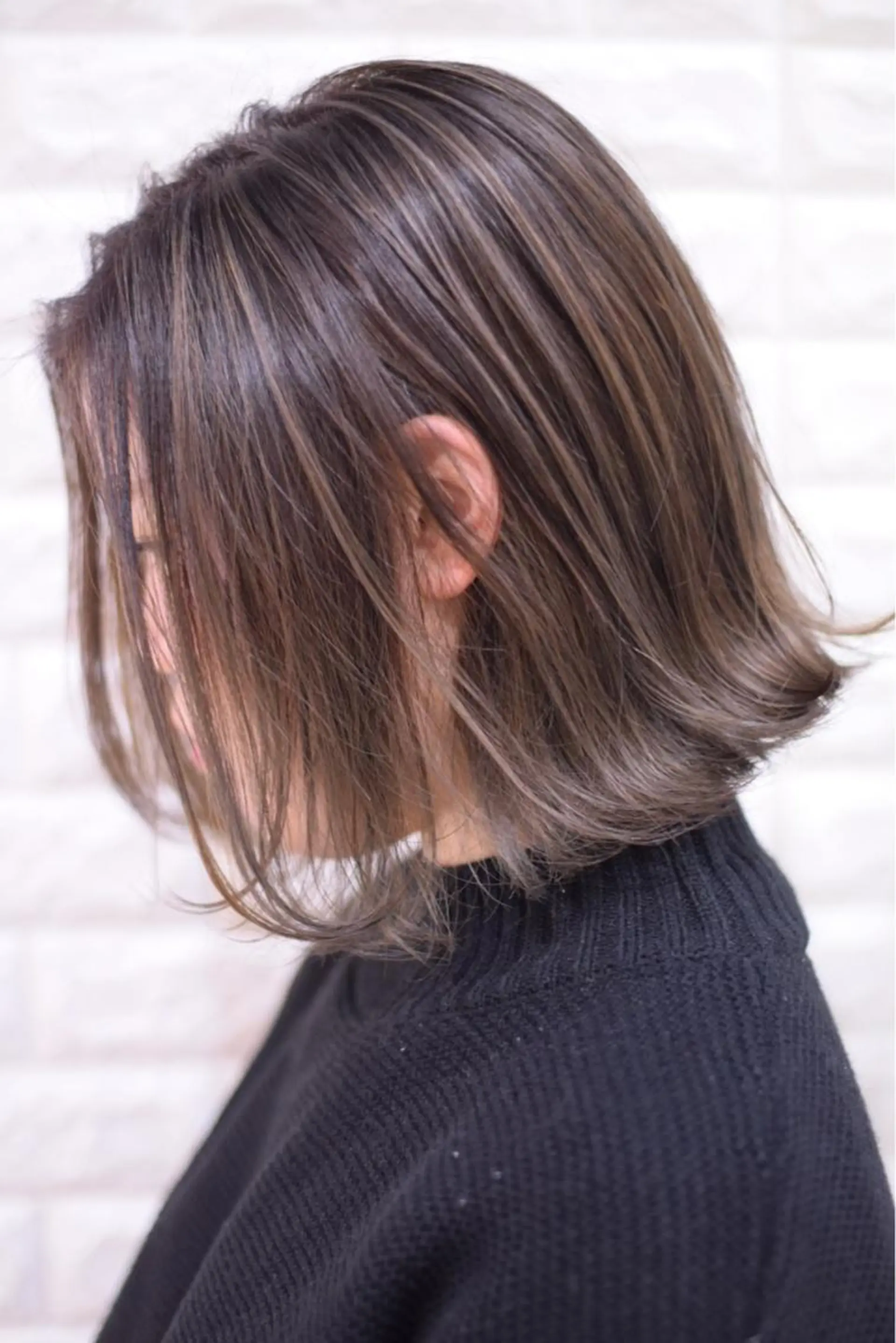 ショート カラー バレイヤージュ グレージュ シルバー シルバーグレージュ レイヤーカット ハイトーンカラー RYUのヘアスタイル