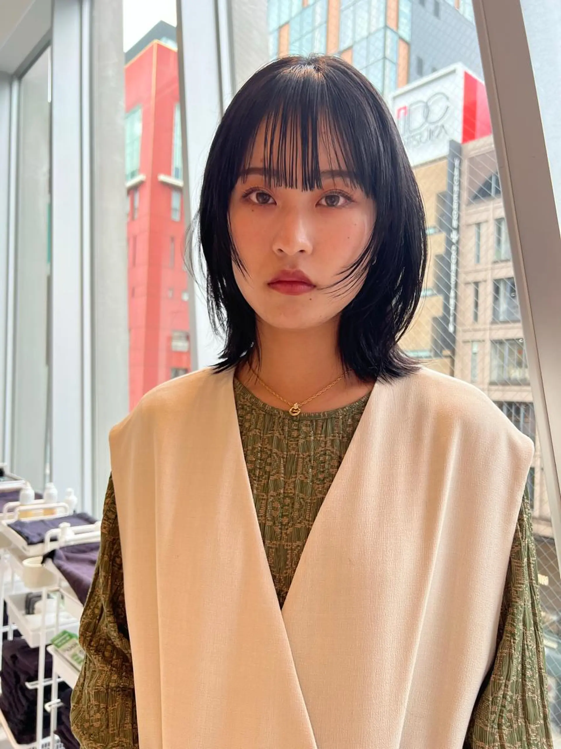 ショート 切りっぱなしボブ ボブ 顔まわりレイヤー レイヤーカット レイヤー専門家 ダブルカラー修のヘアスタイル