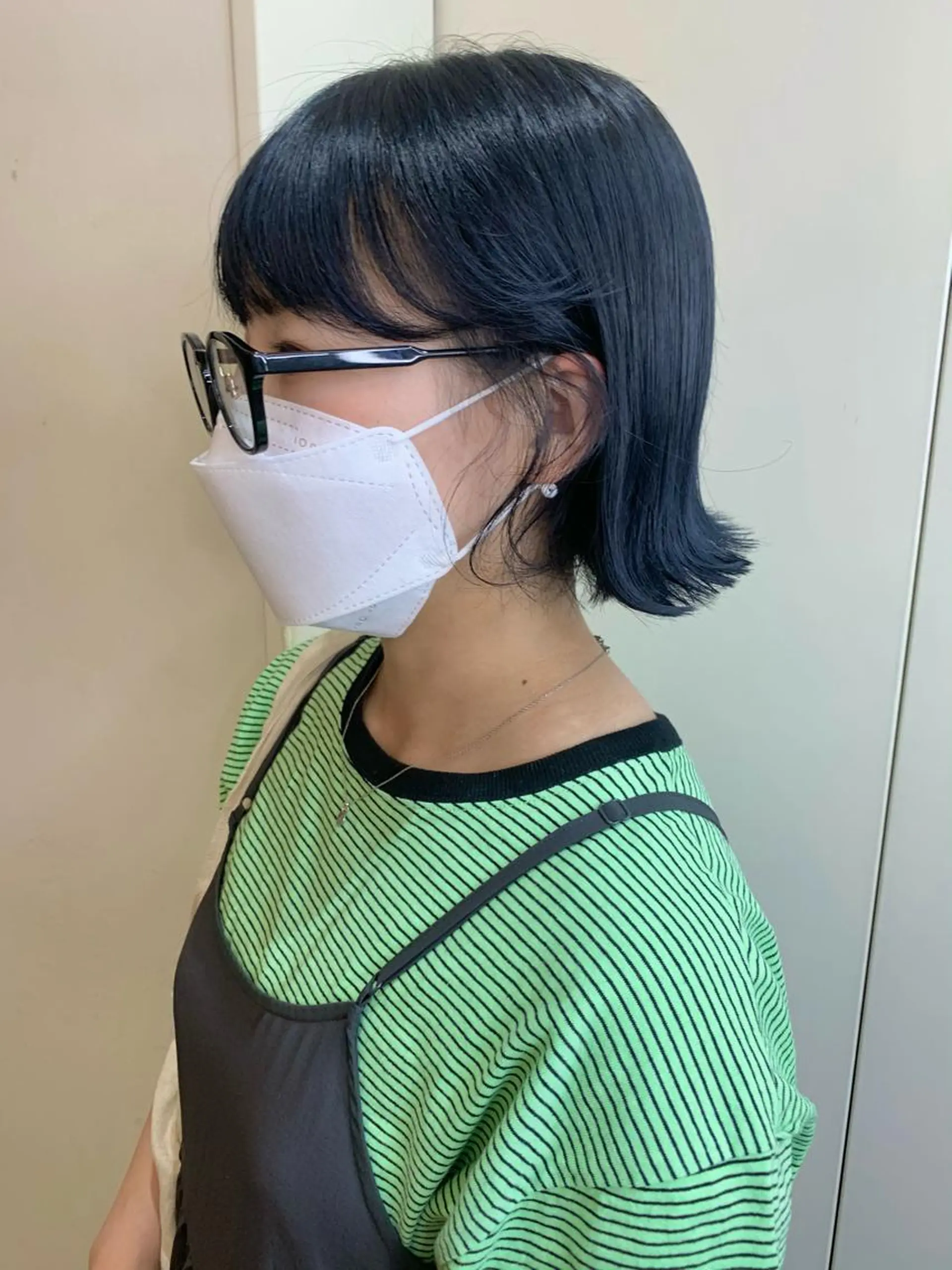 ショート カラー ブルーカラー 桃果 momokaのヘアスタイル
