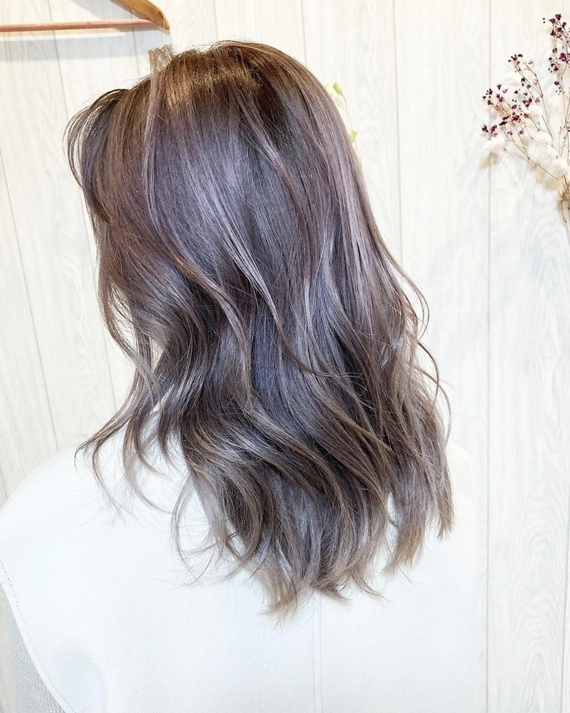 セミロング カラー MERCI所属・マツモト コウダイのヘアスタイル