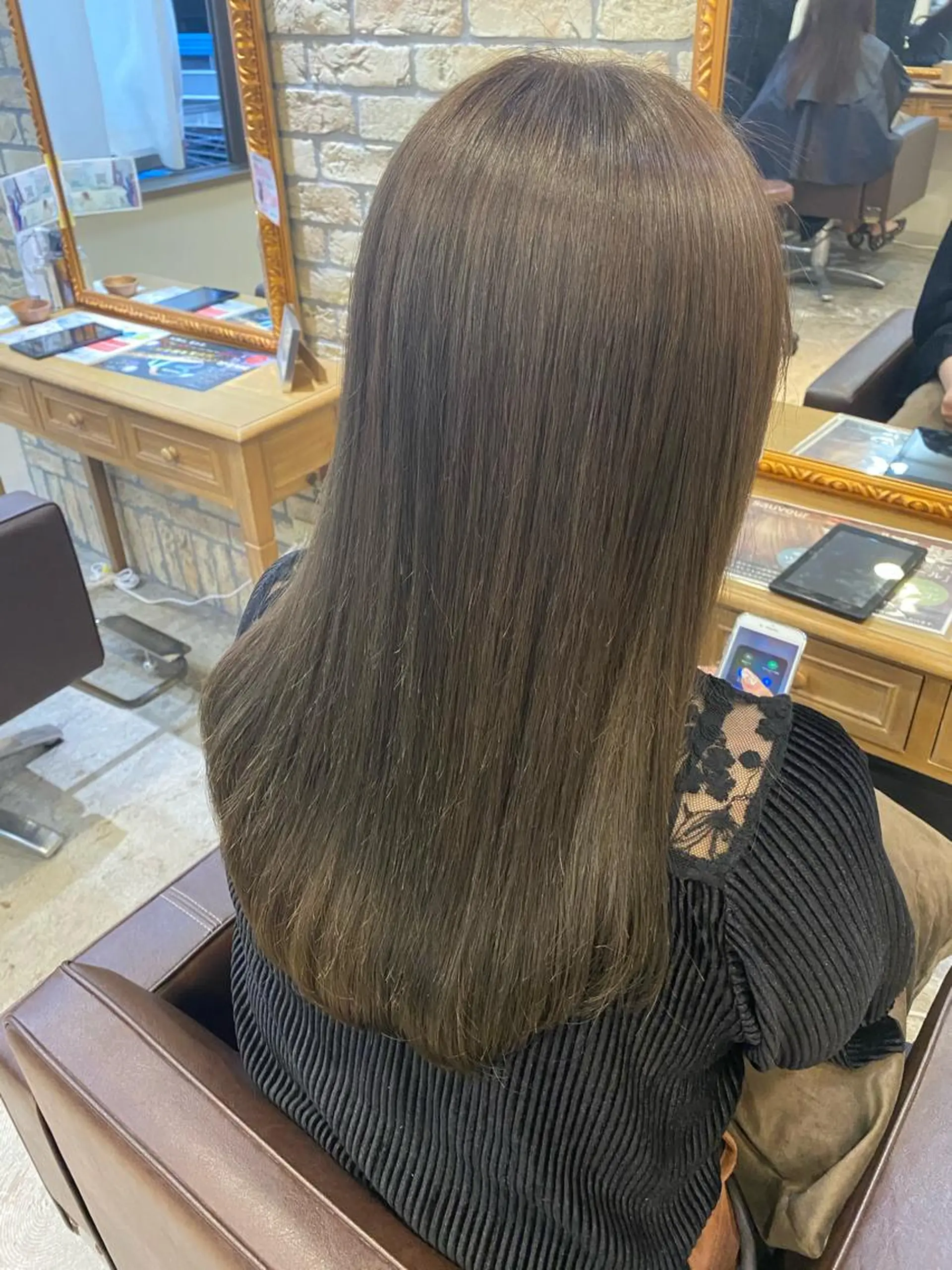 ロング カット ヘアカラー 縮毛矯正 トリートメント 似合わせ顔まわりカッ ト🩶瀧本美咲のヘアスタイル