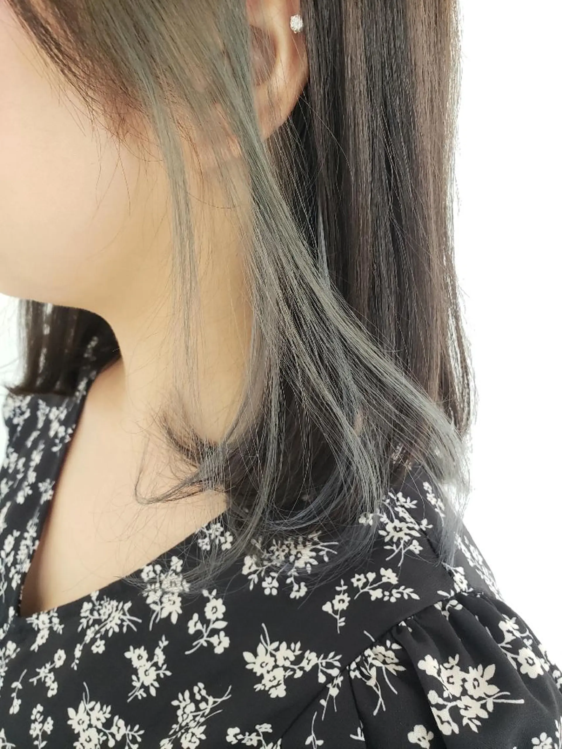 セミロング カラー ヘアアレンジ ブラウンカラー インナーカラー 成瀬 弘光のヘアスタイル