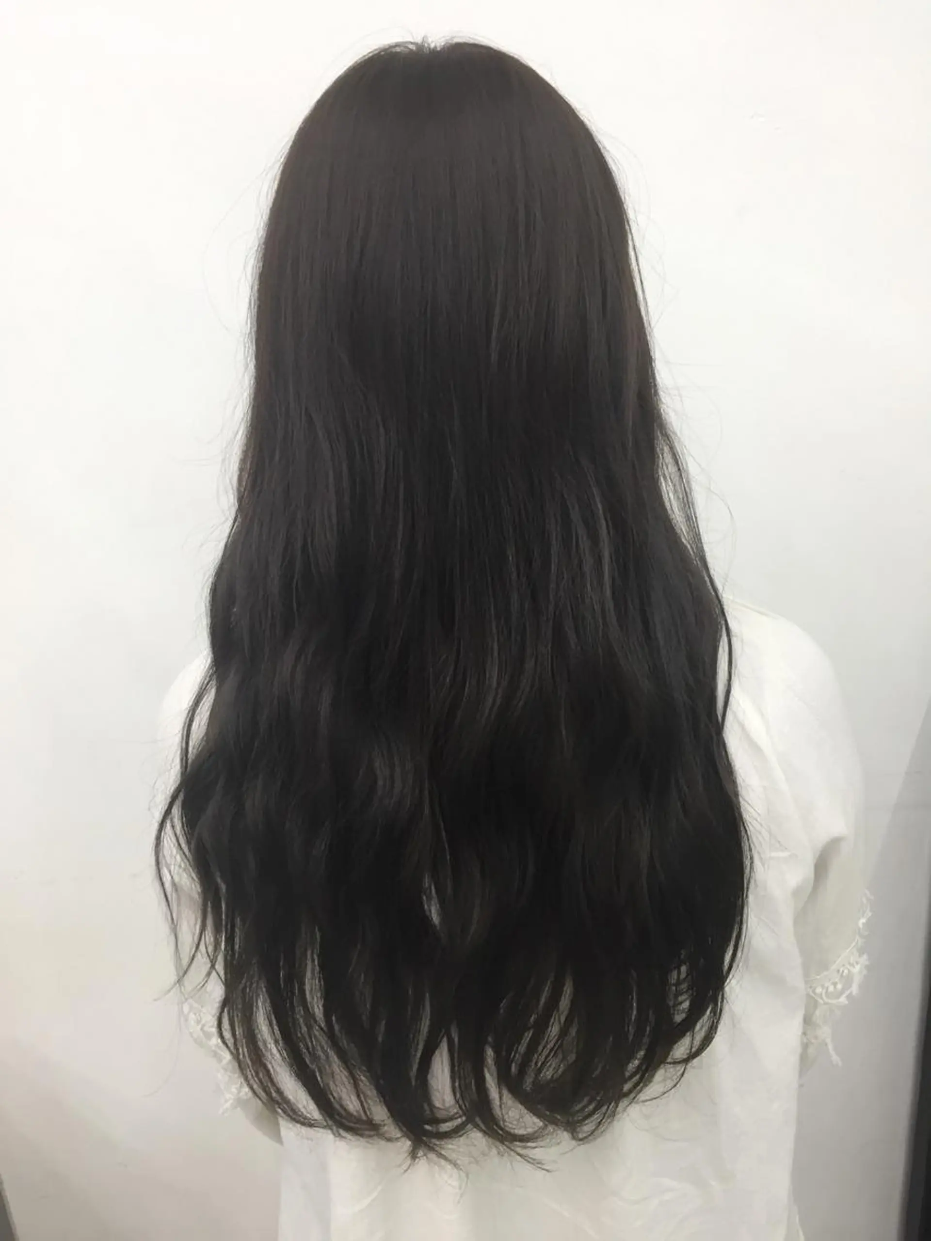 ロング カラー 岩崎 裕司のヘアスタイル