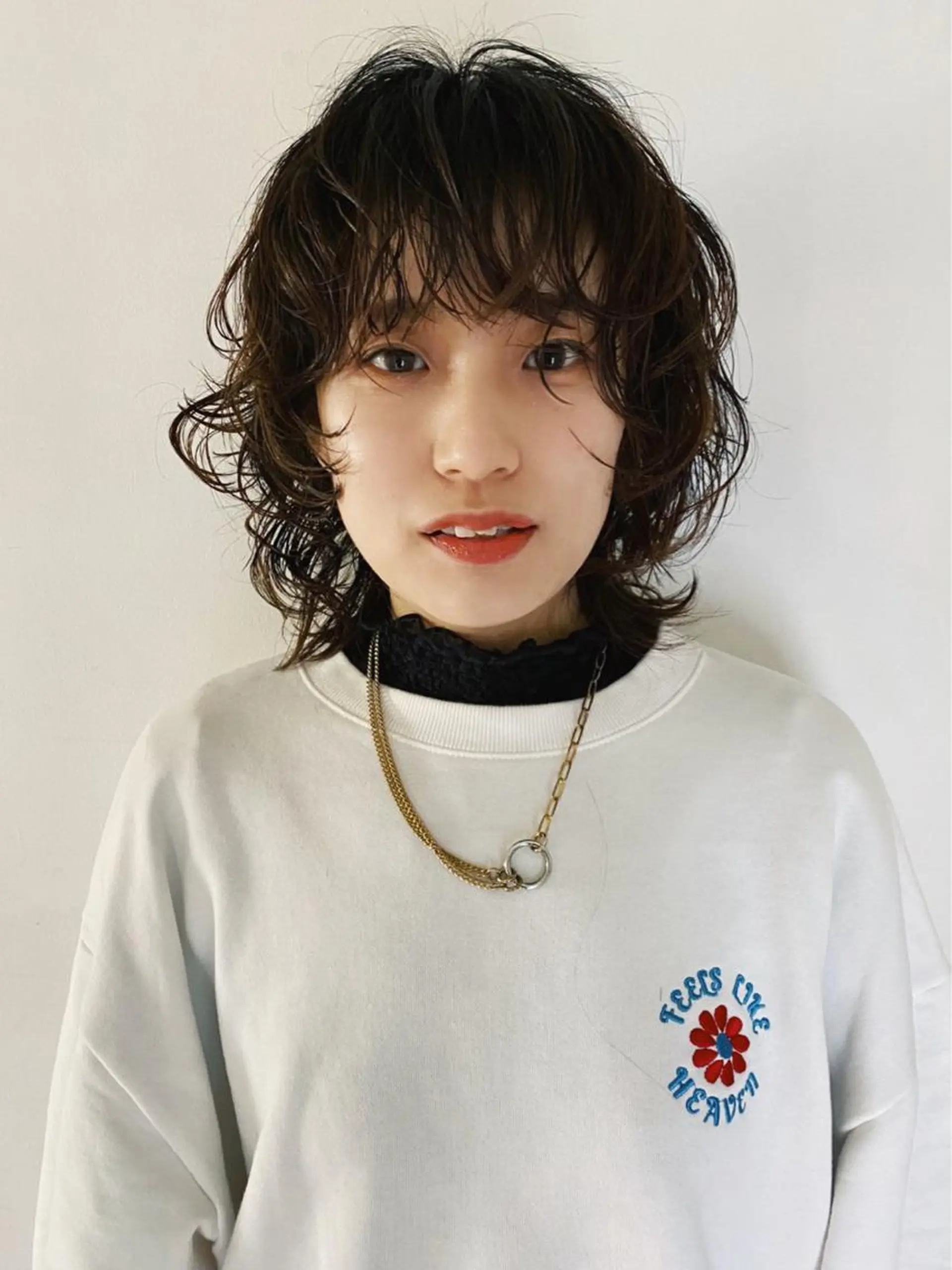 ミディアム パーマ ミディアムパーマ 🫧艶ハイトーン ブリーチ🫧シモのヘアスタイル