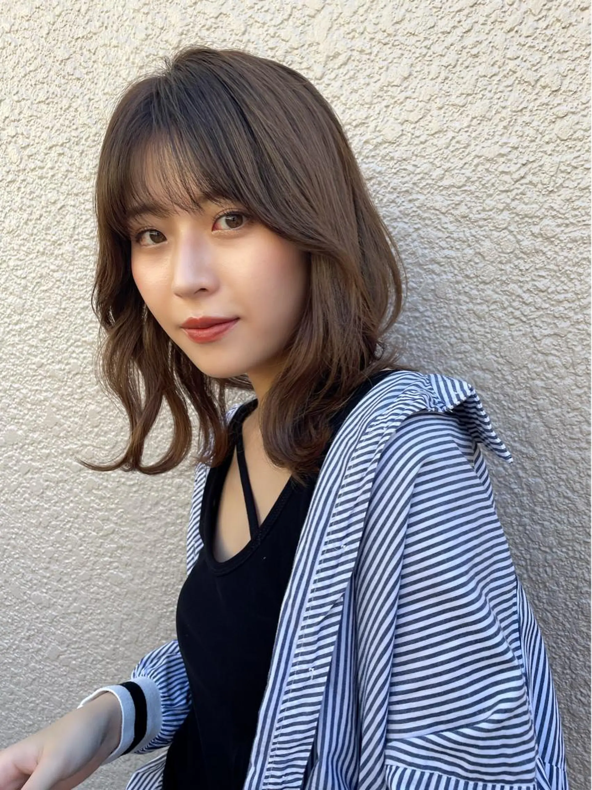 ミディアム カラー アッシュ 黒髪 ブリーチ ブルーカラー ブルーブラック ブリーチなしカラー 特化　　kaiのヘアスタイル