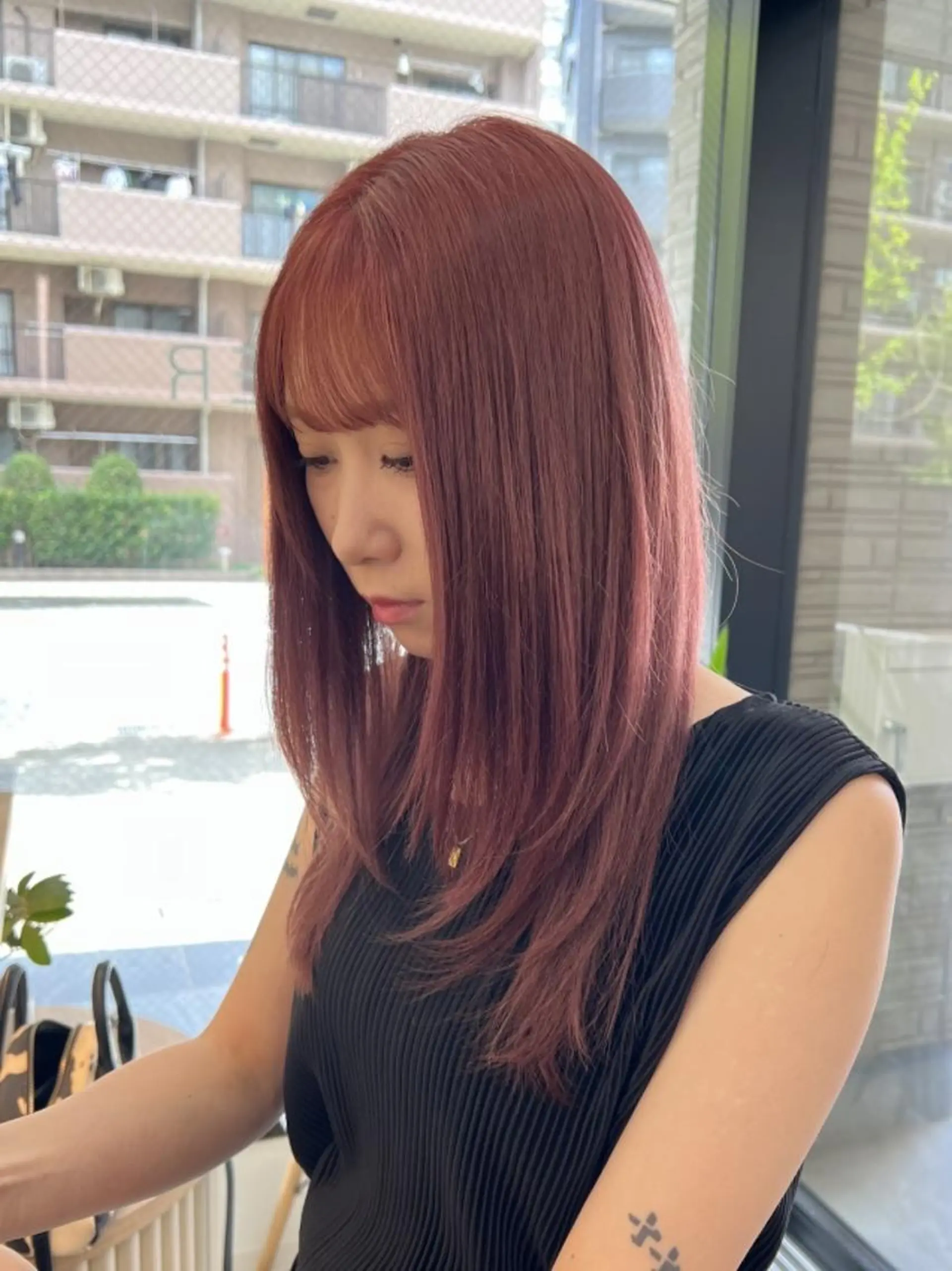 ロング カラー ブリーチ ブラウンカラー ピンクカラー ピンクブラウン Ami アミのヘアスタイル