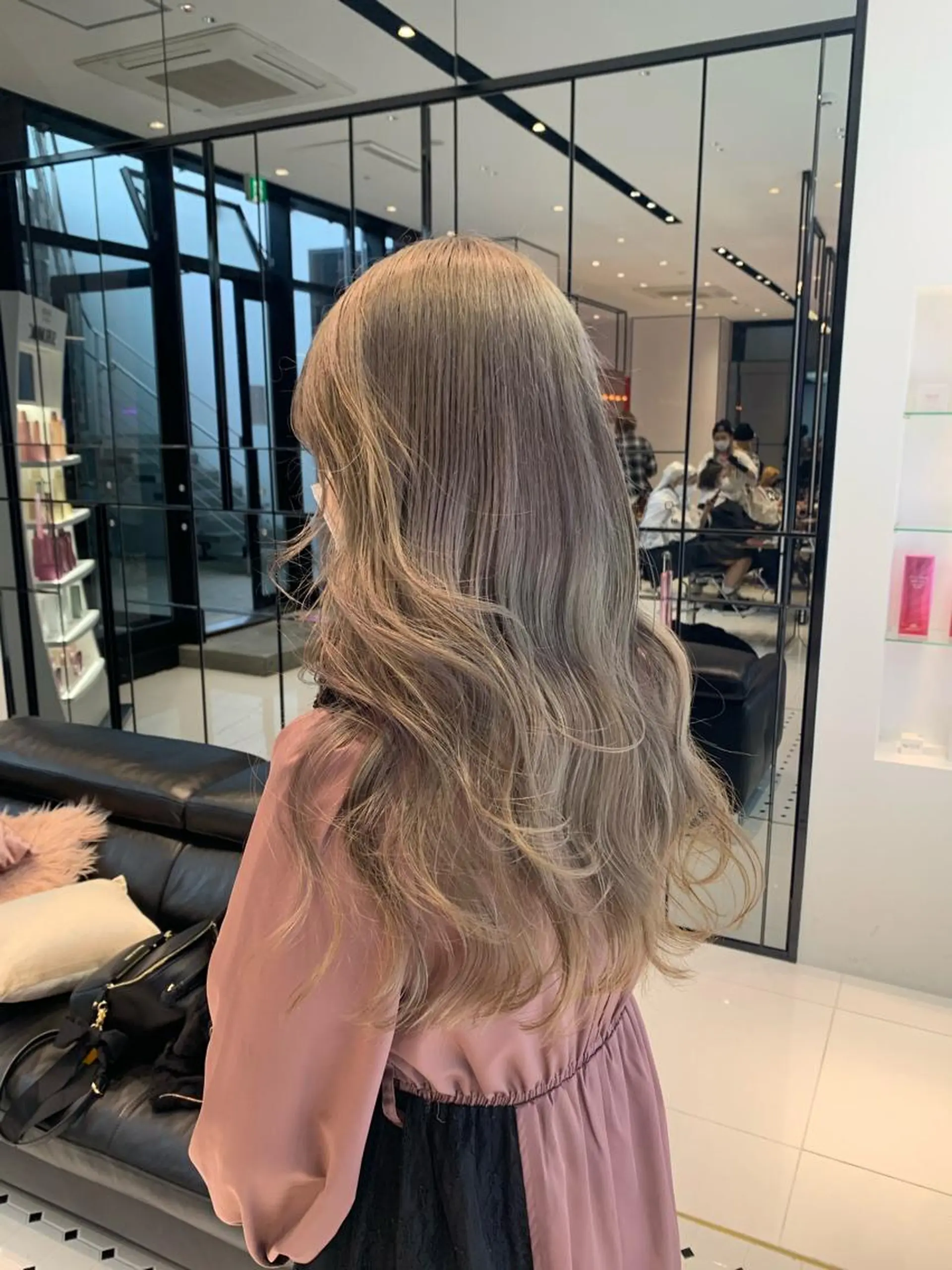 ロング カラー ベージュカラー ミルクティーベージュ ヘアカラー トリートメント ハッシュカット/ハイ トーン/MANAMIのヘアスタイル