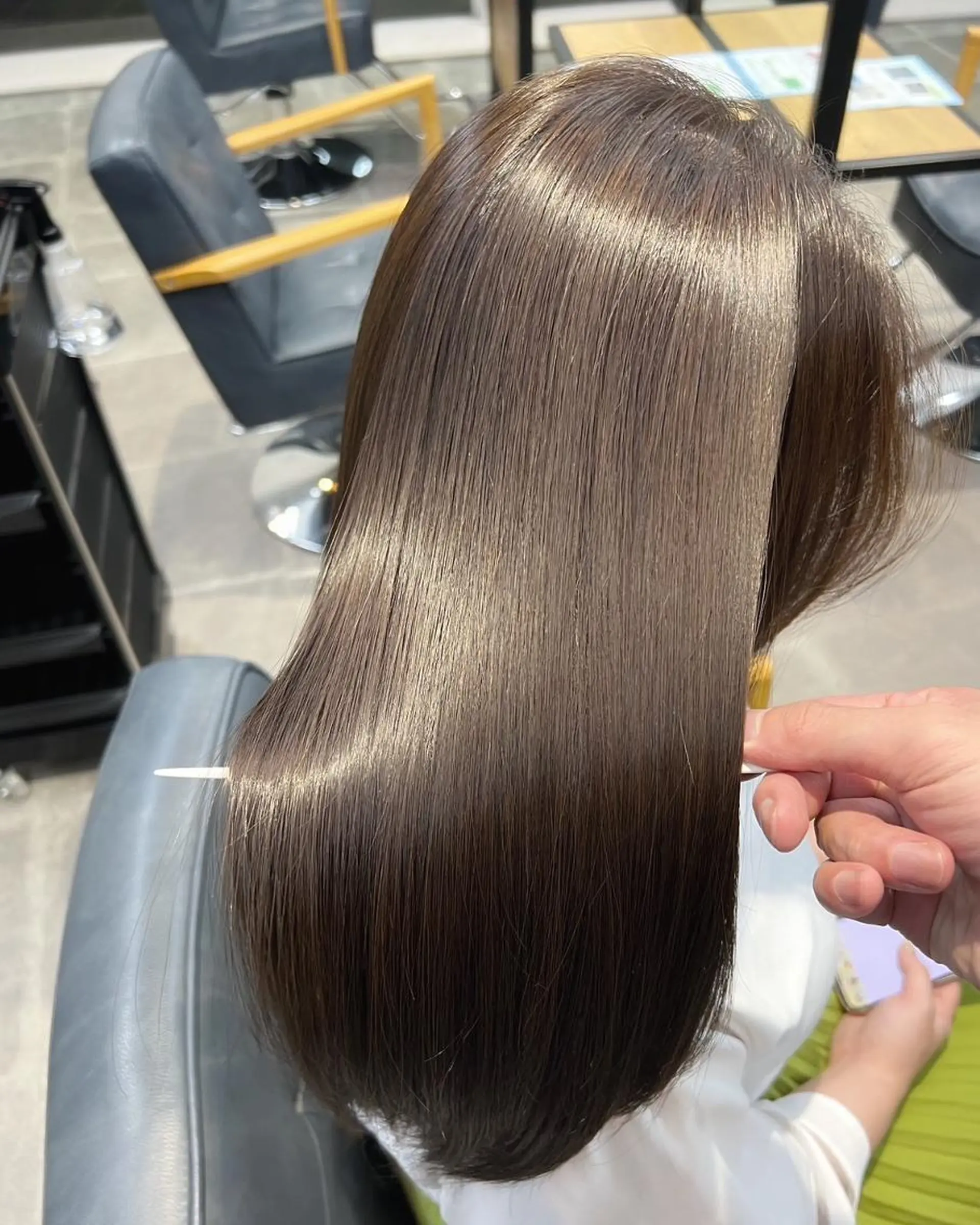 セミロング カラー パーマ ヘアアレンジ セミロングパーマ ベージュカラー ブリーチ ケアカラー イヤリングカラー カット トリートメント ヘッドスパ ヘアケア特化型サロン newi 京橋のヘアスタイル