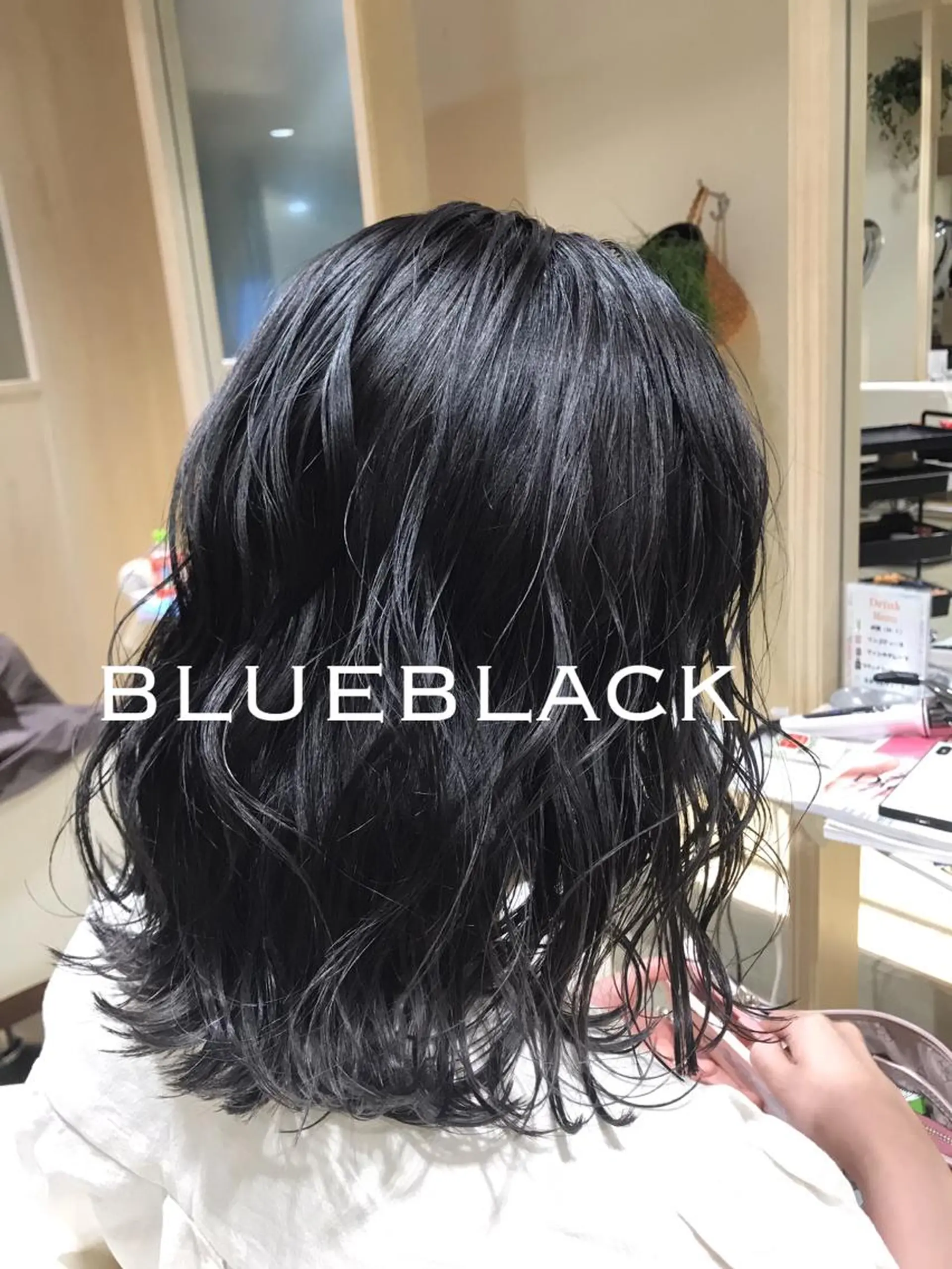 セミロング カラー CYAN.矢場町店所属・三代 ゆりあのヘアスタイル