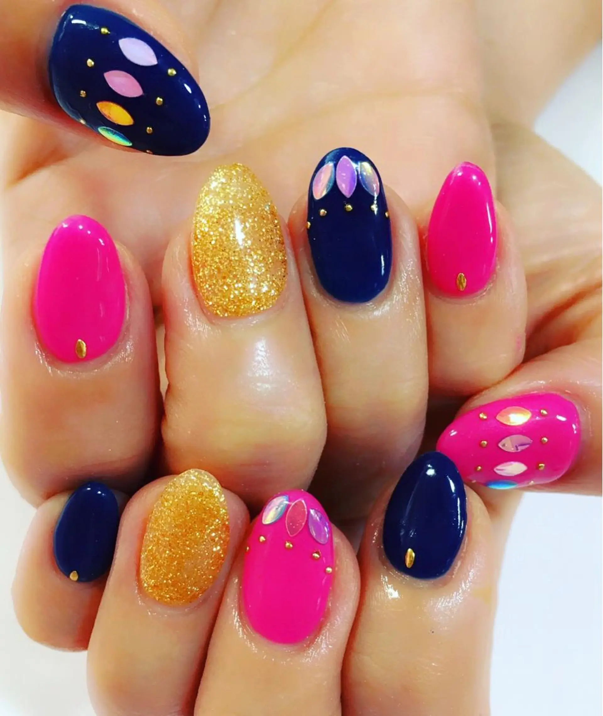 ミディアム カラー パーマ ヘアアレンジ メンズ キッズ ネイル マツエク・マツパ 学生(メンズ向け) 付け放題 学生 アートネイル フットネイル NAILSGOGO shibuyaのネイルデザイン