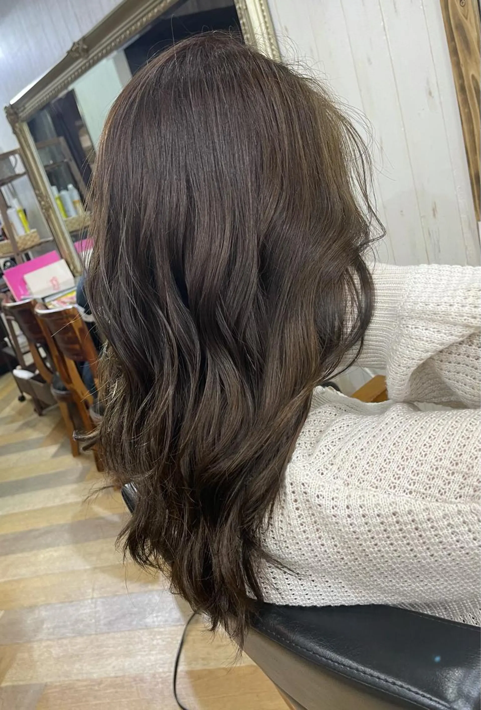 セミロング カラー ミストバング  フェイスフレーミング 穐山 翔のヘアスタイル