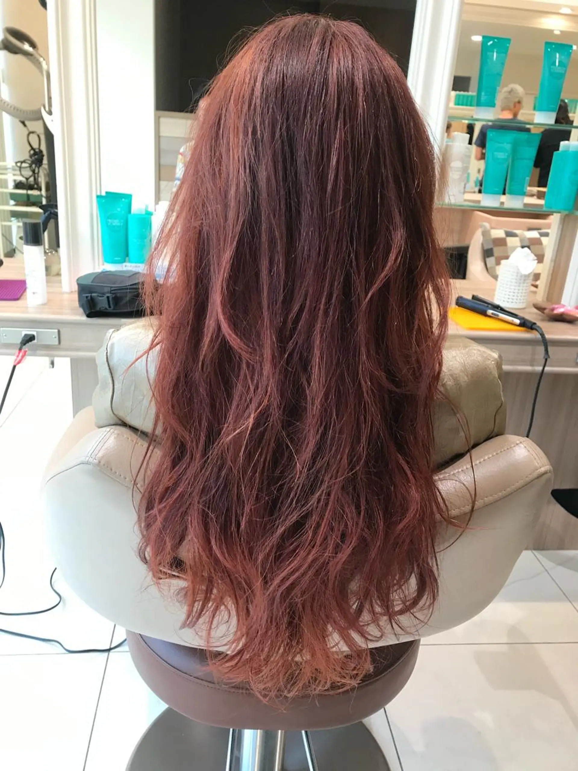 ロング カラー オレンジ レッドカラー ヘアカラー トリートメント ウエモト　タク ショート/レイヤーのヘアスタイル