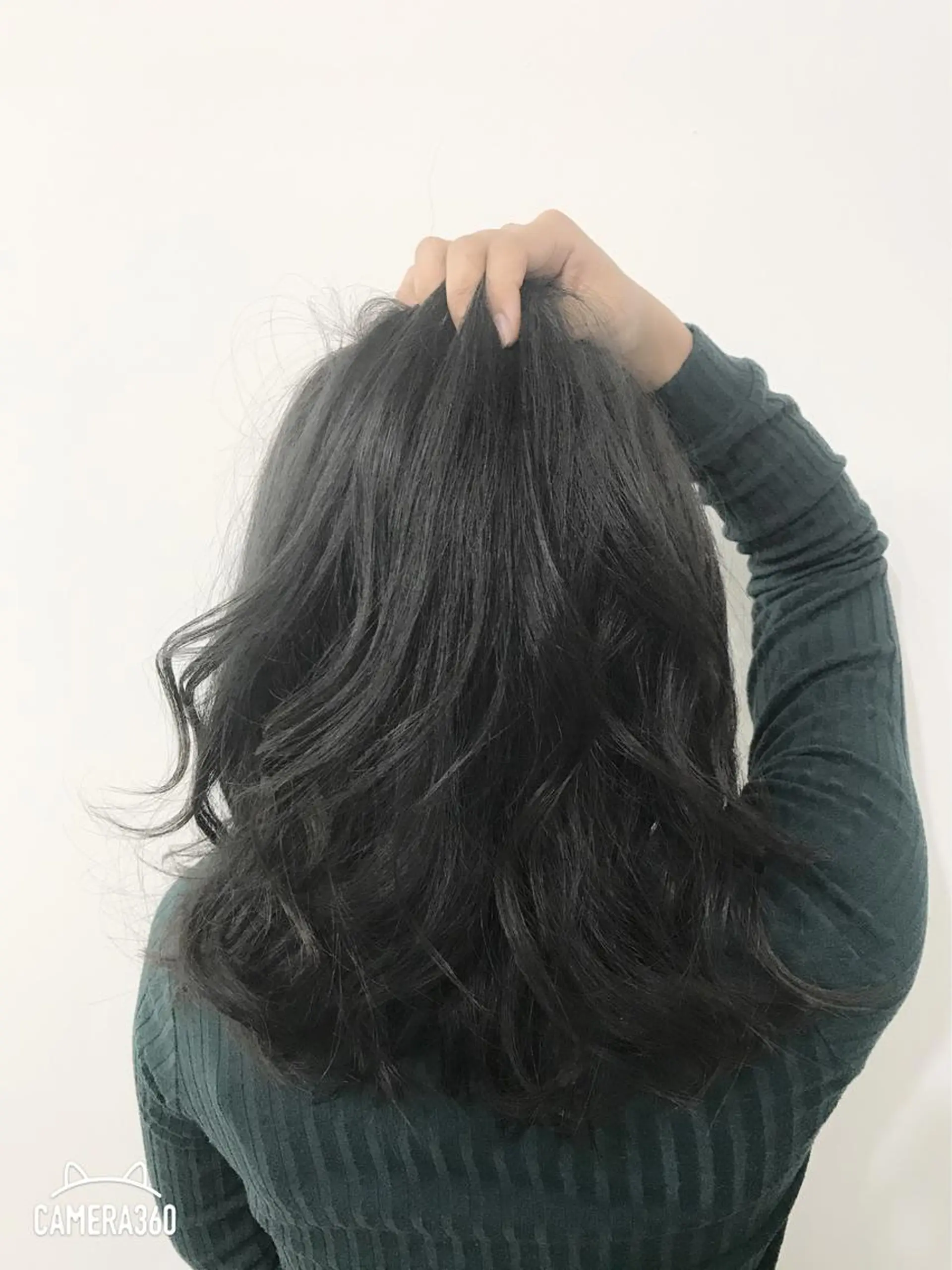 セミロング カラー アッシュ シルバー 相武台ショート特化 💐川崎希💐のヘアスタイル