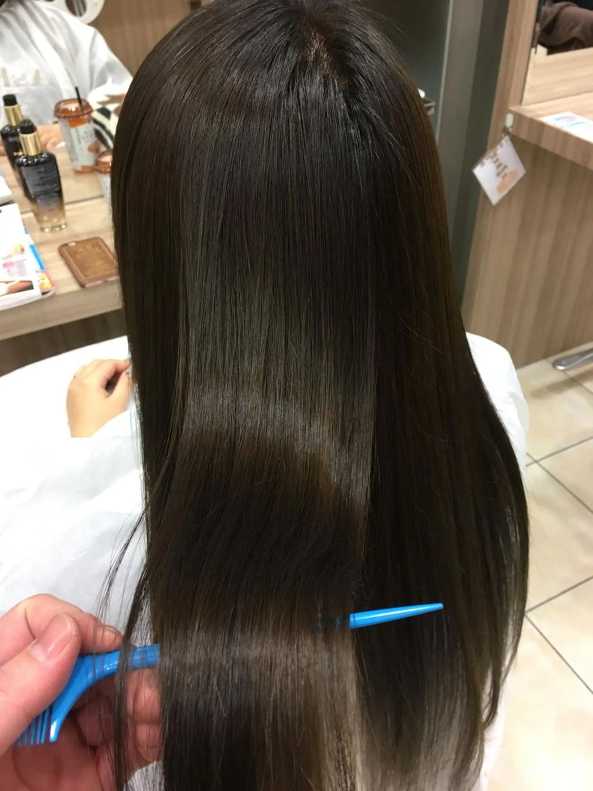 ロング カラー パーマ ストレートパーマ カット トリートメント 小島 仁美のヘアスタイル