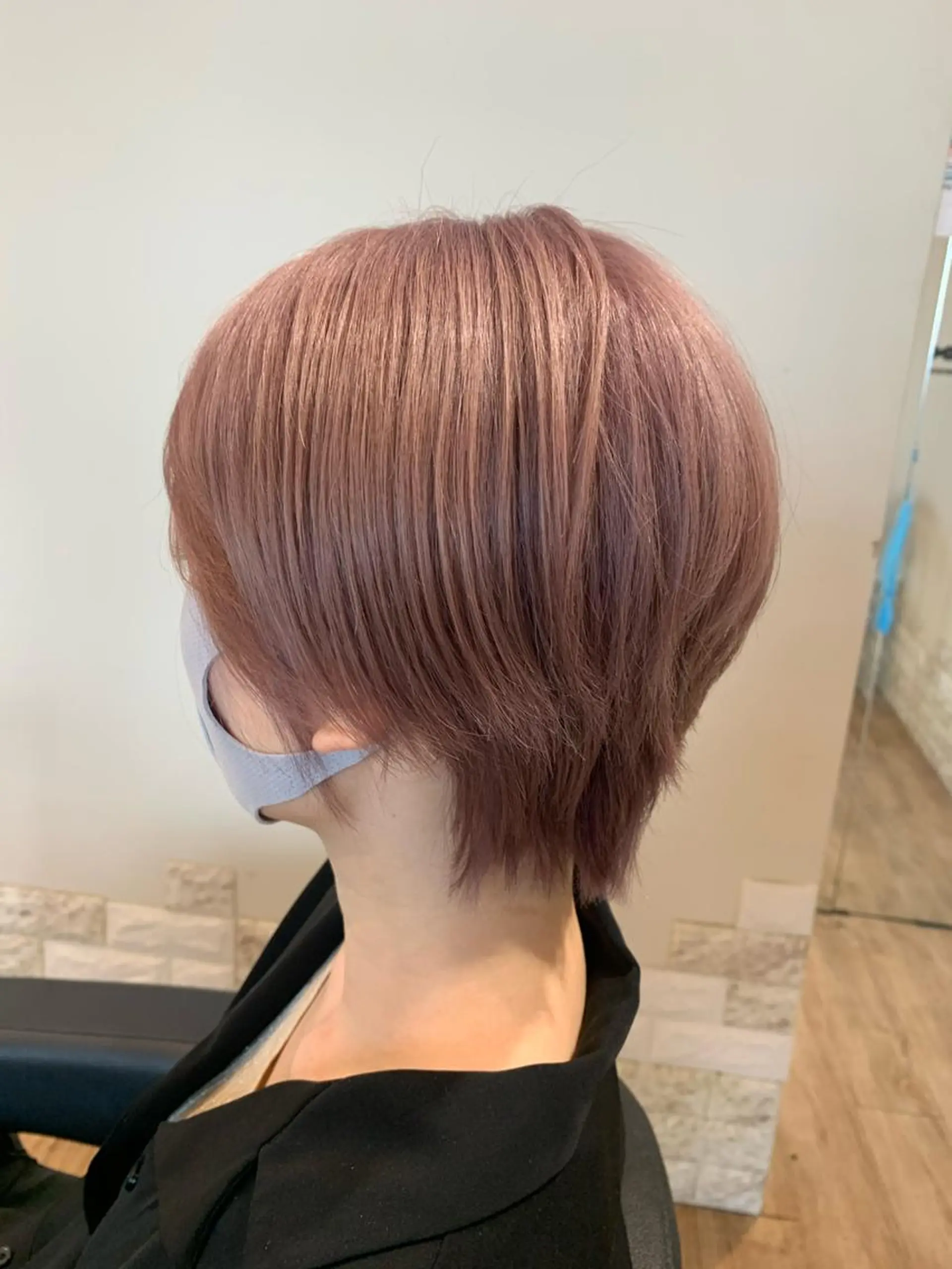 ショート カラー ベージュカラー ブリーチ ピンクカラー ピンクベージュ ヘアカラー 大久保 隆蔵のヘアスタイル