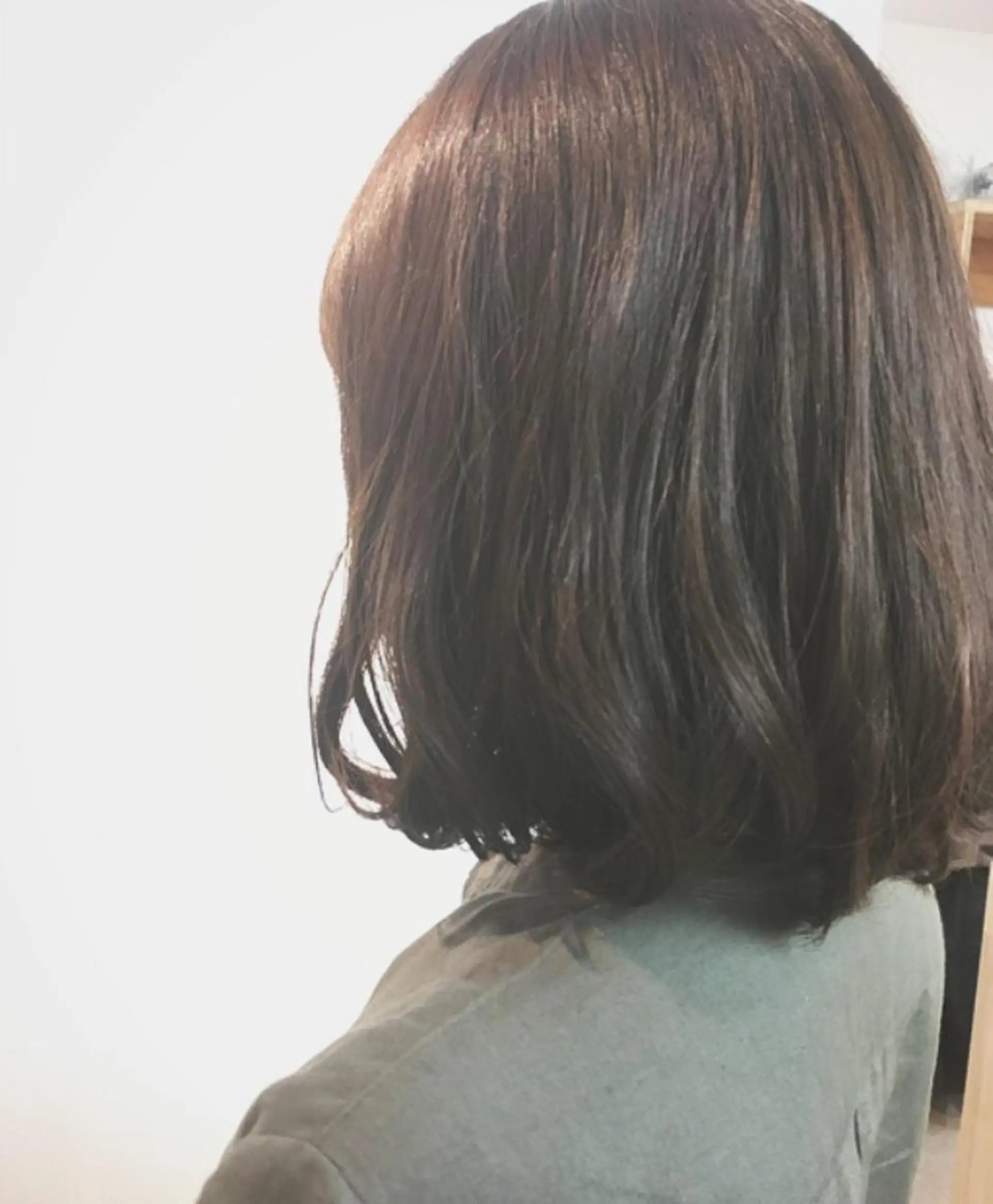 ミディアム アッシュ 安永 涼のヘアスタイル