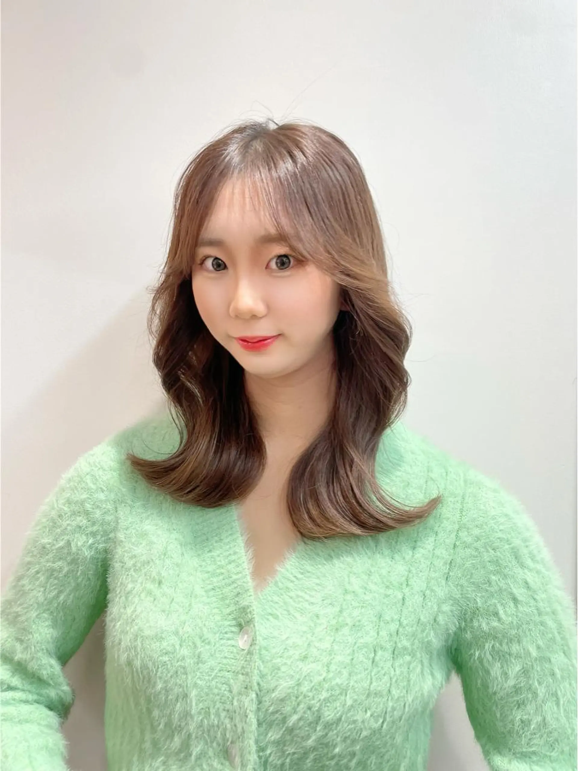 ミディアム くびれヘア ❤️ショートカット ・顔周りカット❤️のヘアスタイル