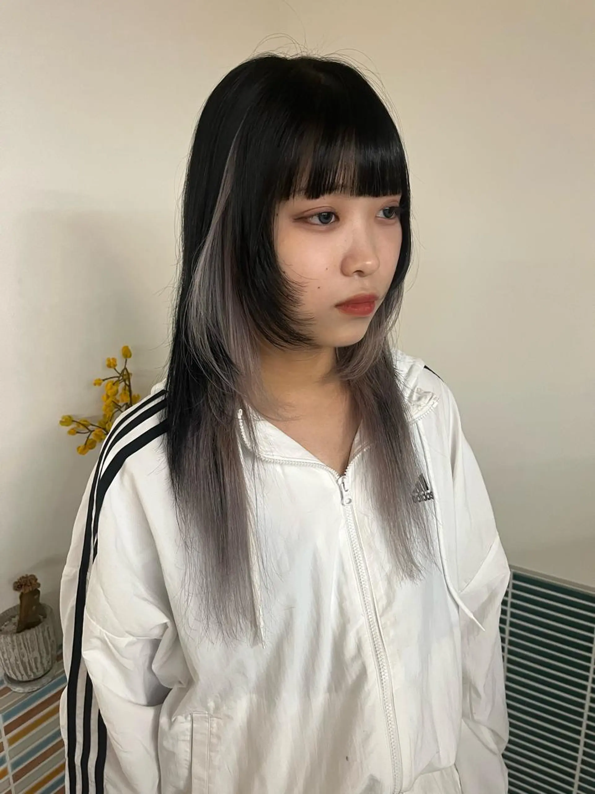 セミロング カラー ブリーチ 顔まわりレイヤー レイヤーカット ヘアカラー トリートメント 🩷ハイトーン透明感 レイヤー🩷ユリカのヘアスタイル