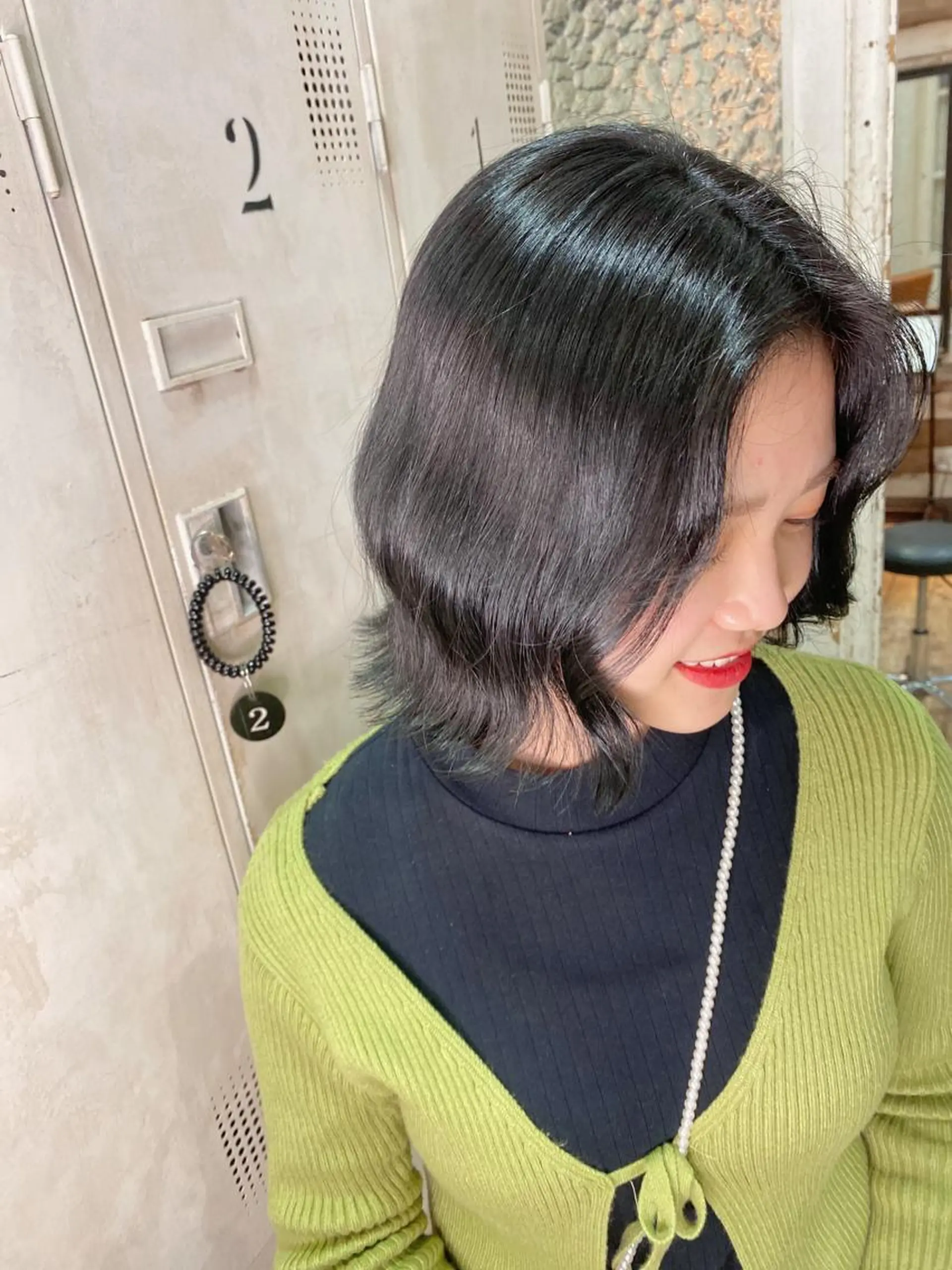 ミディアム NANAMI/透け感 /グレージュのヘアスタイル