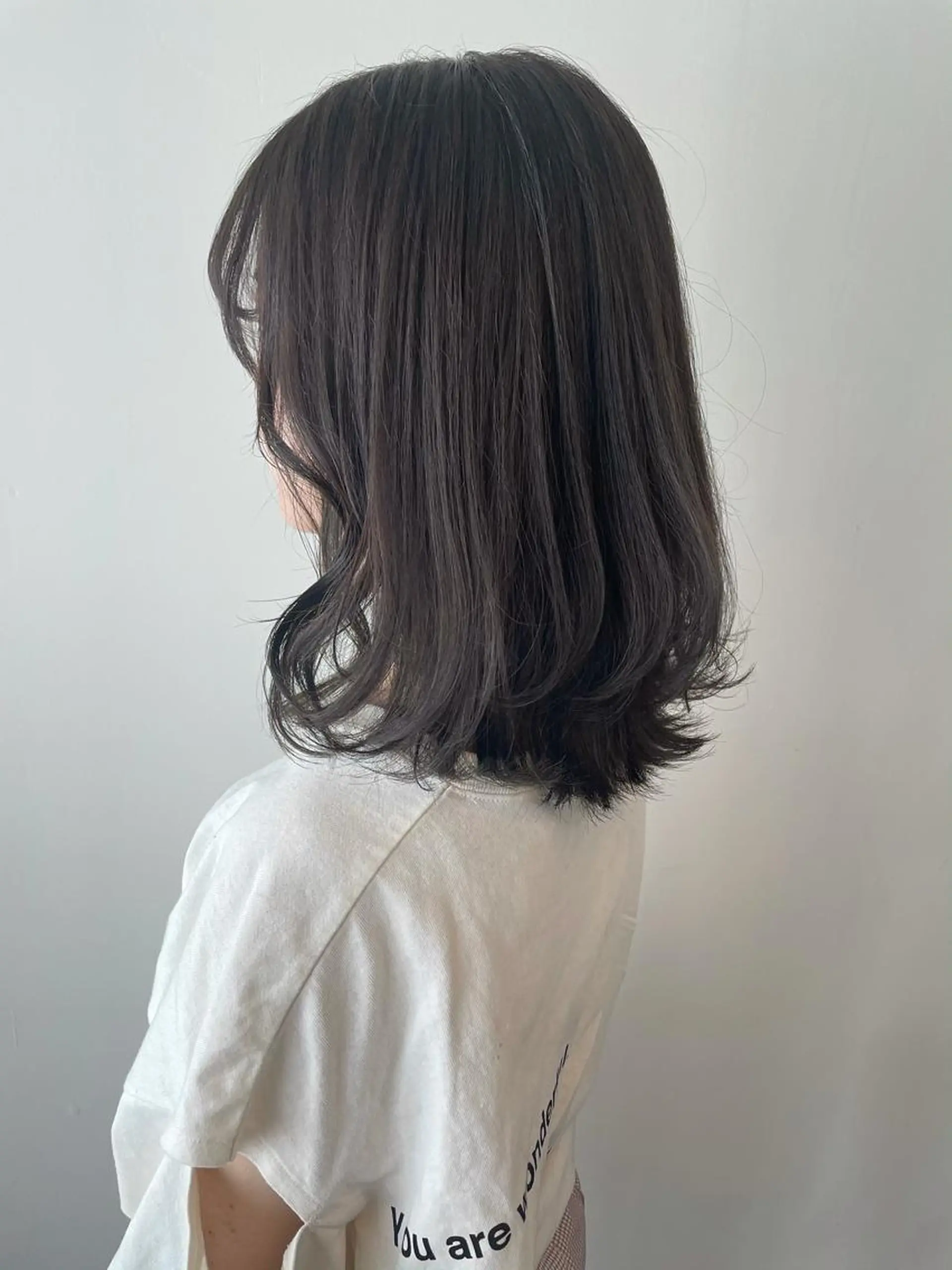 ミディアム カラー 安藤 佑衣のヘアスタイル