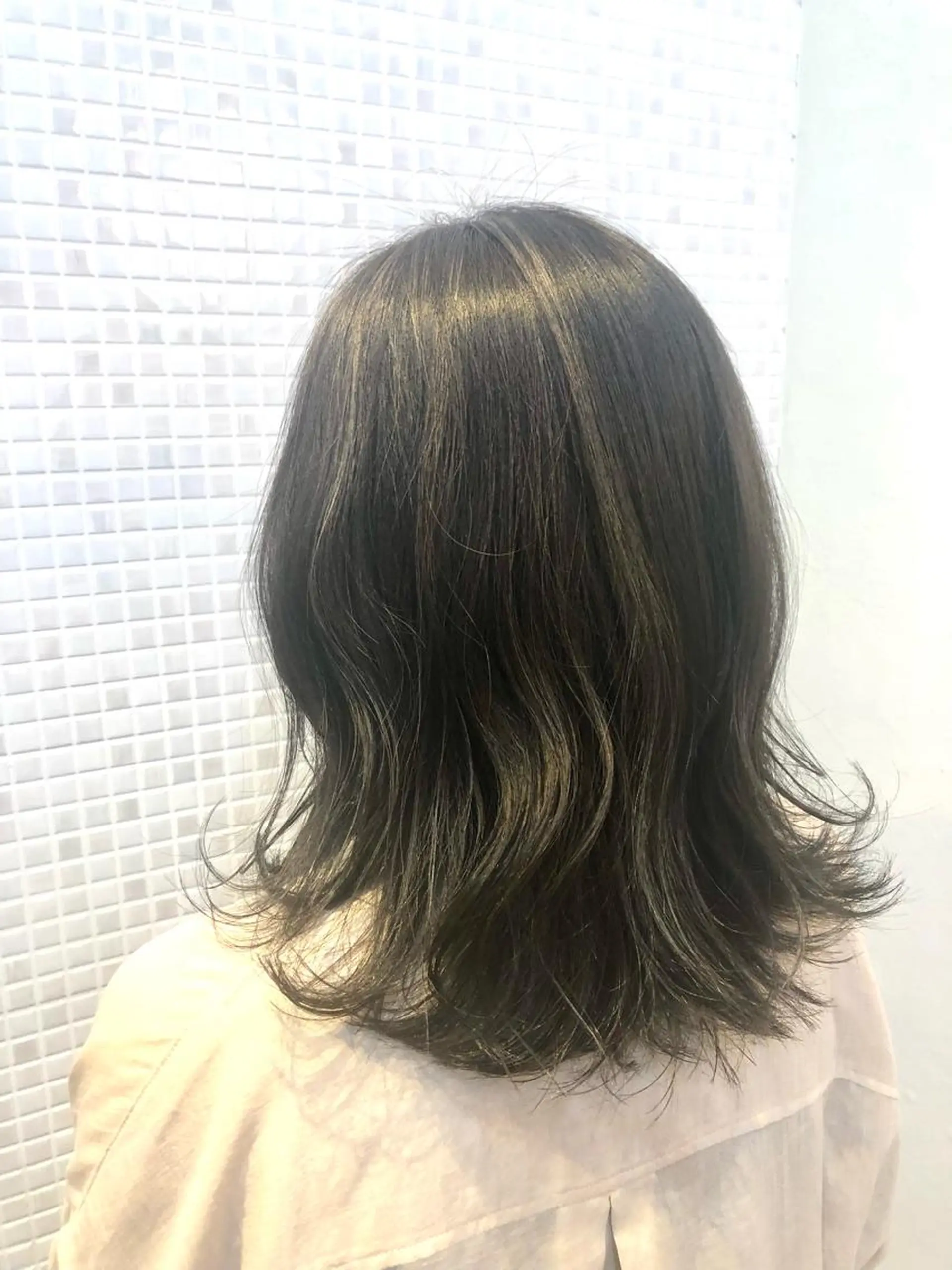 ミディアム カット ヘアカラー トリートメント 岩谷 愛依のヘアスタイル