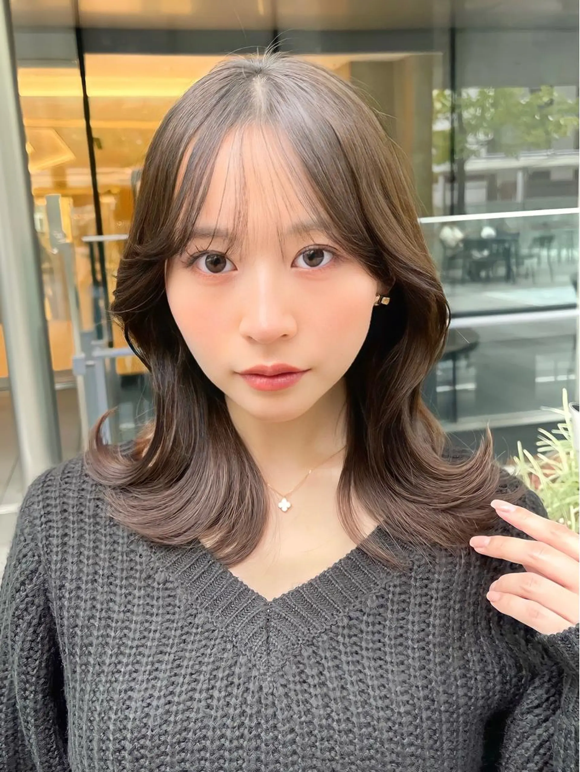 ミディアム カラー エギョモリ 顔まわりレイヤー 顔周りカット ヨシンモリ 韓国風ヘア 顔周り特化/韓国ヘア /レイヤー/吉野幸大のヘアスタイル
