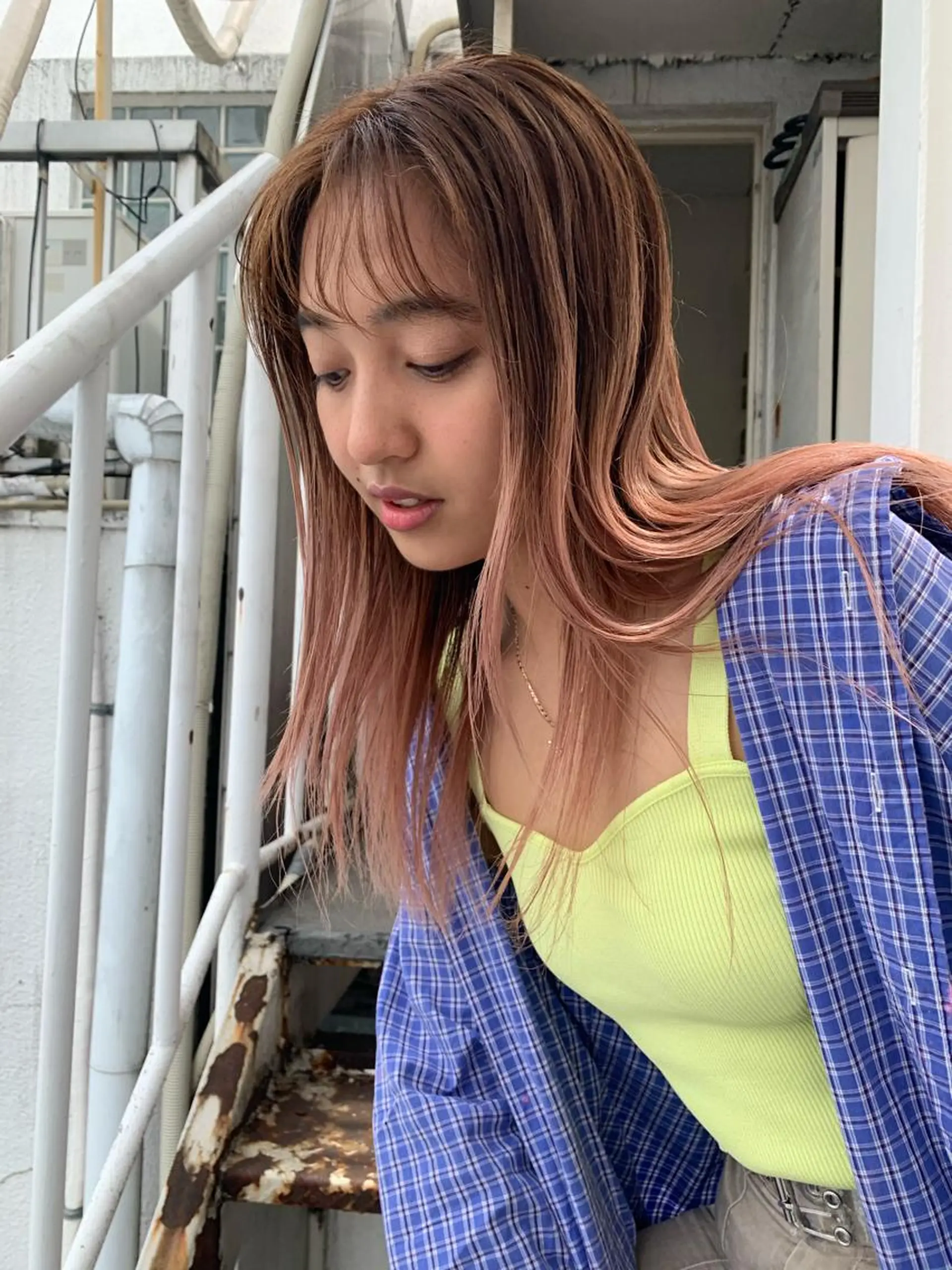 ロング カラー ヘアアレンジ ベージュカラー ブリーチ グラデーションカラー ピンクカラー ピンクベージュ カット ヘアカラー トリートメント 艶ハイトーン/ヘア アレンジAYAKAのヘアスタイル