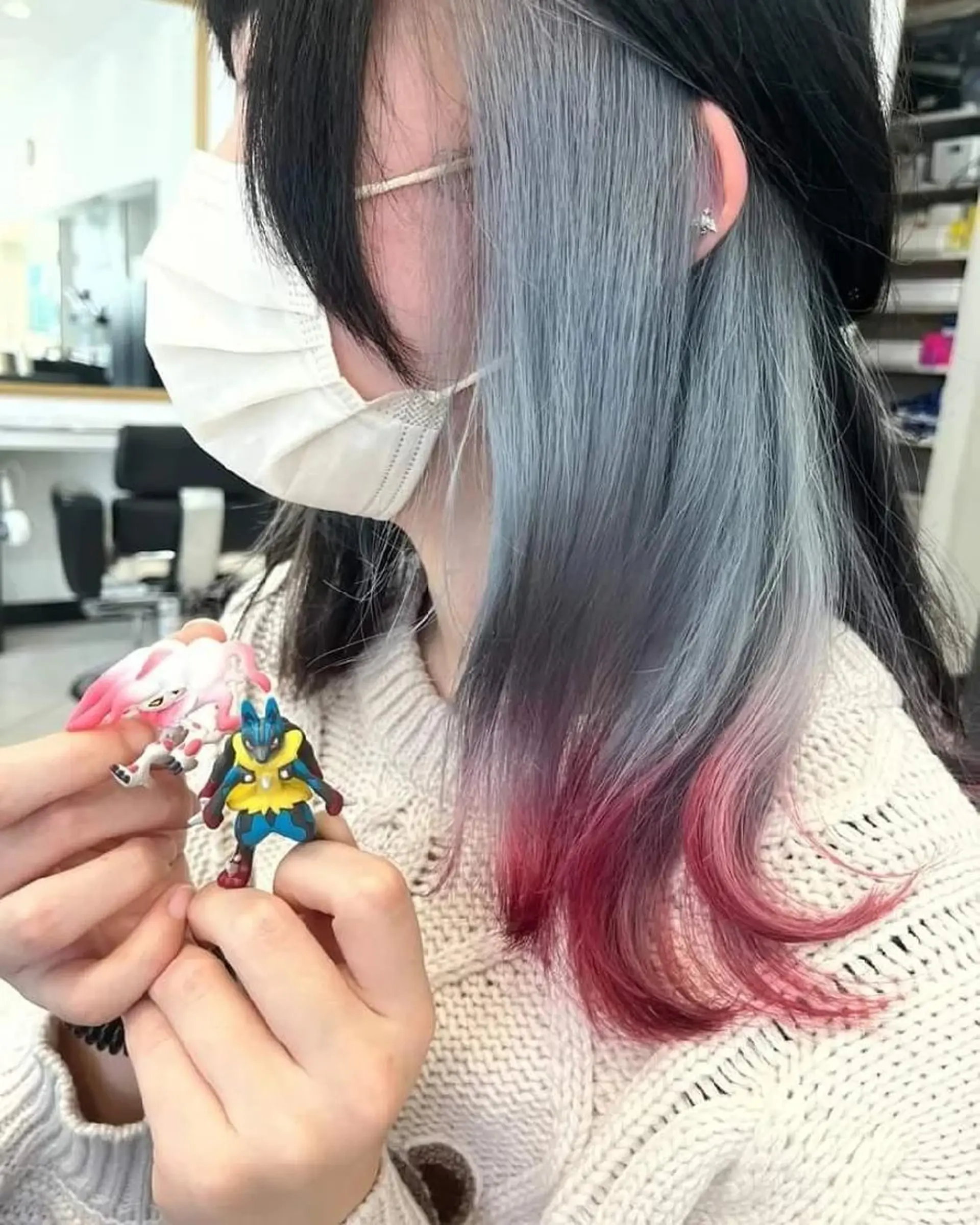 ミディアム カラー ブルーカラー インナーカラー レッドカラー ヘアカラー あらげ 🌈推しカラー🌈ᵕのヘアスタイル