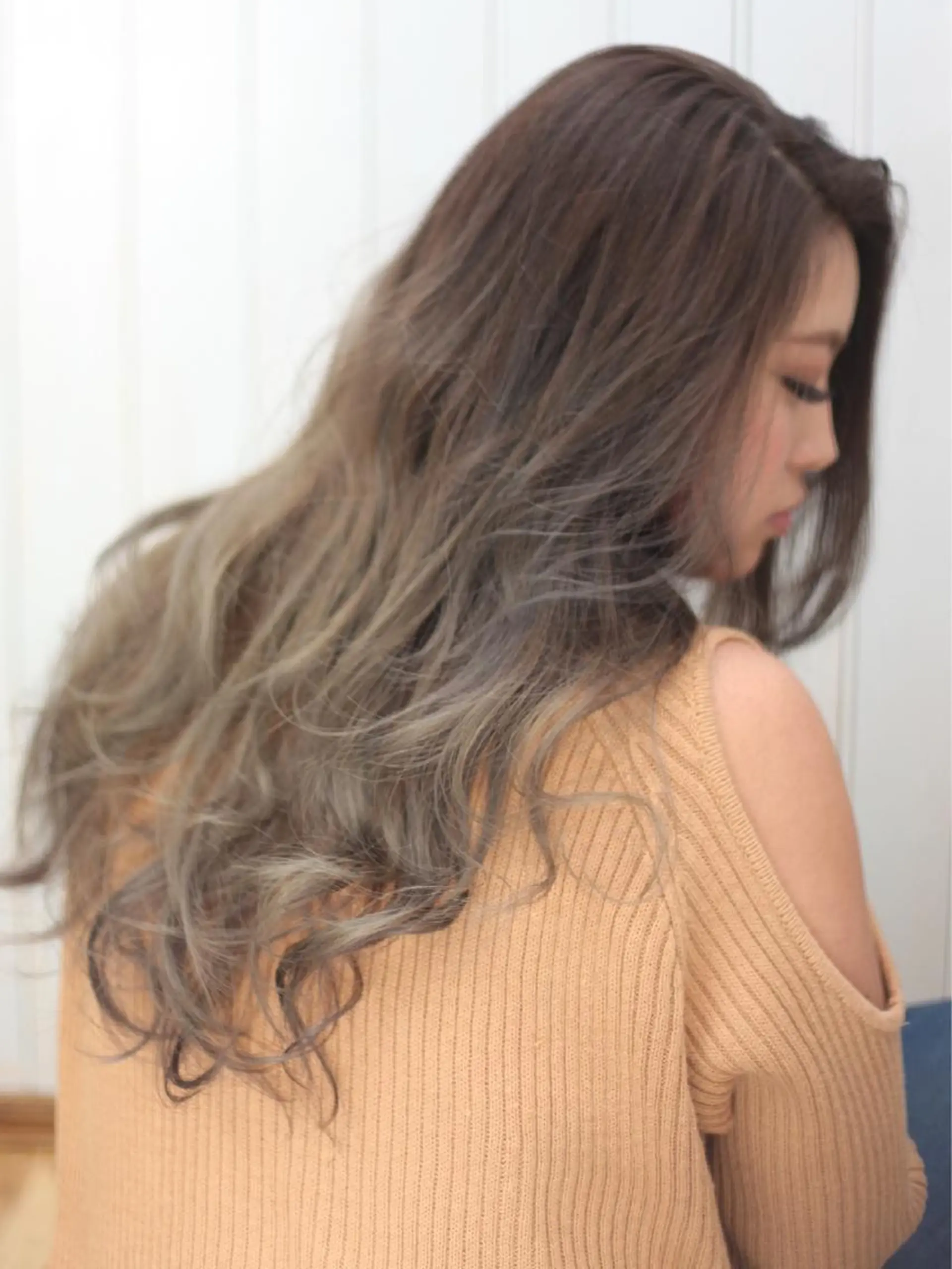 ロング ハイライト 山田 守のヘアスタイル