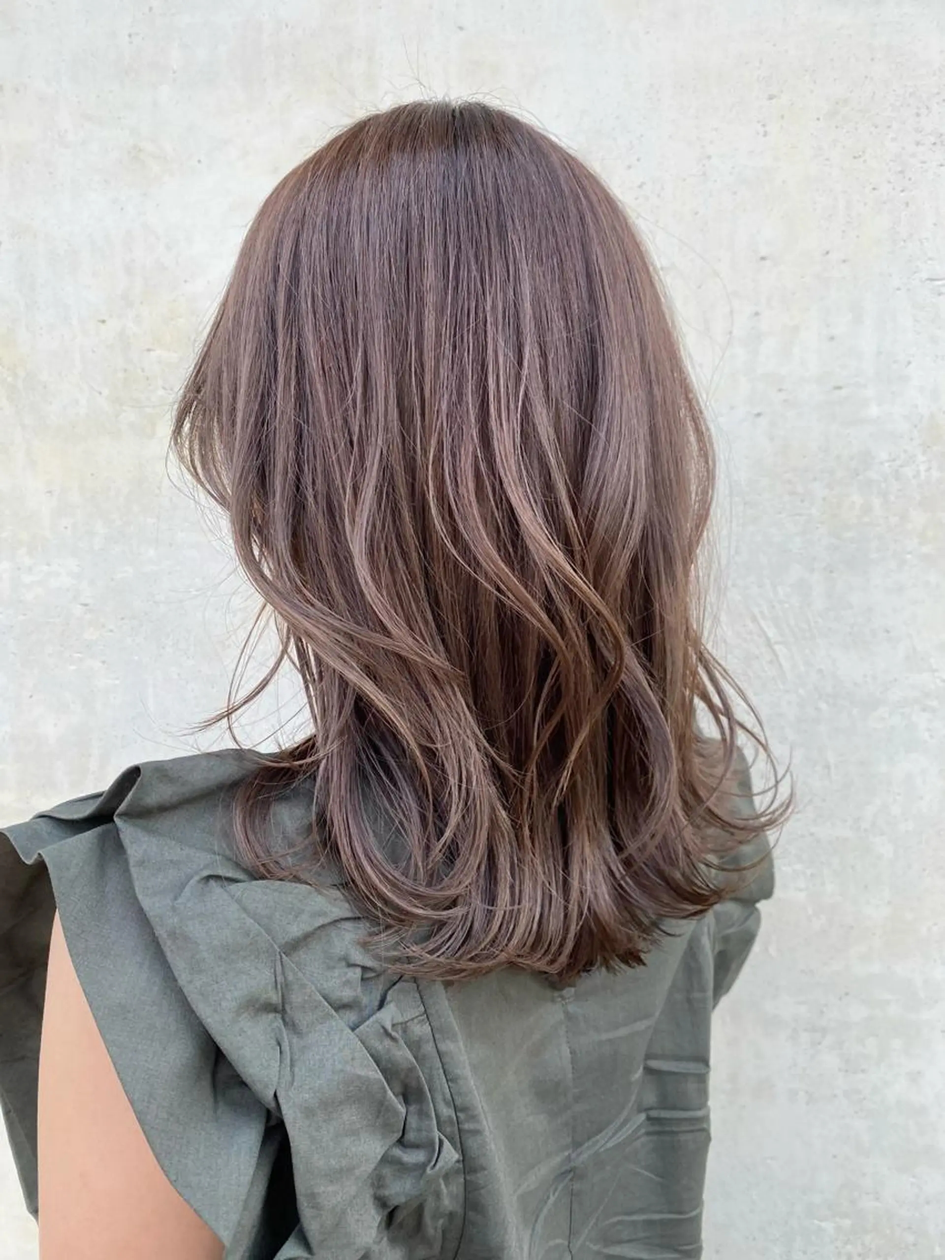 ミディアム カラー アッシュ ベージュカラー 透明感カラー エイミーバイアフロート所属・Kasuga Sayuriのヘアスタイル