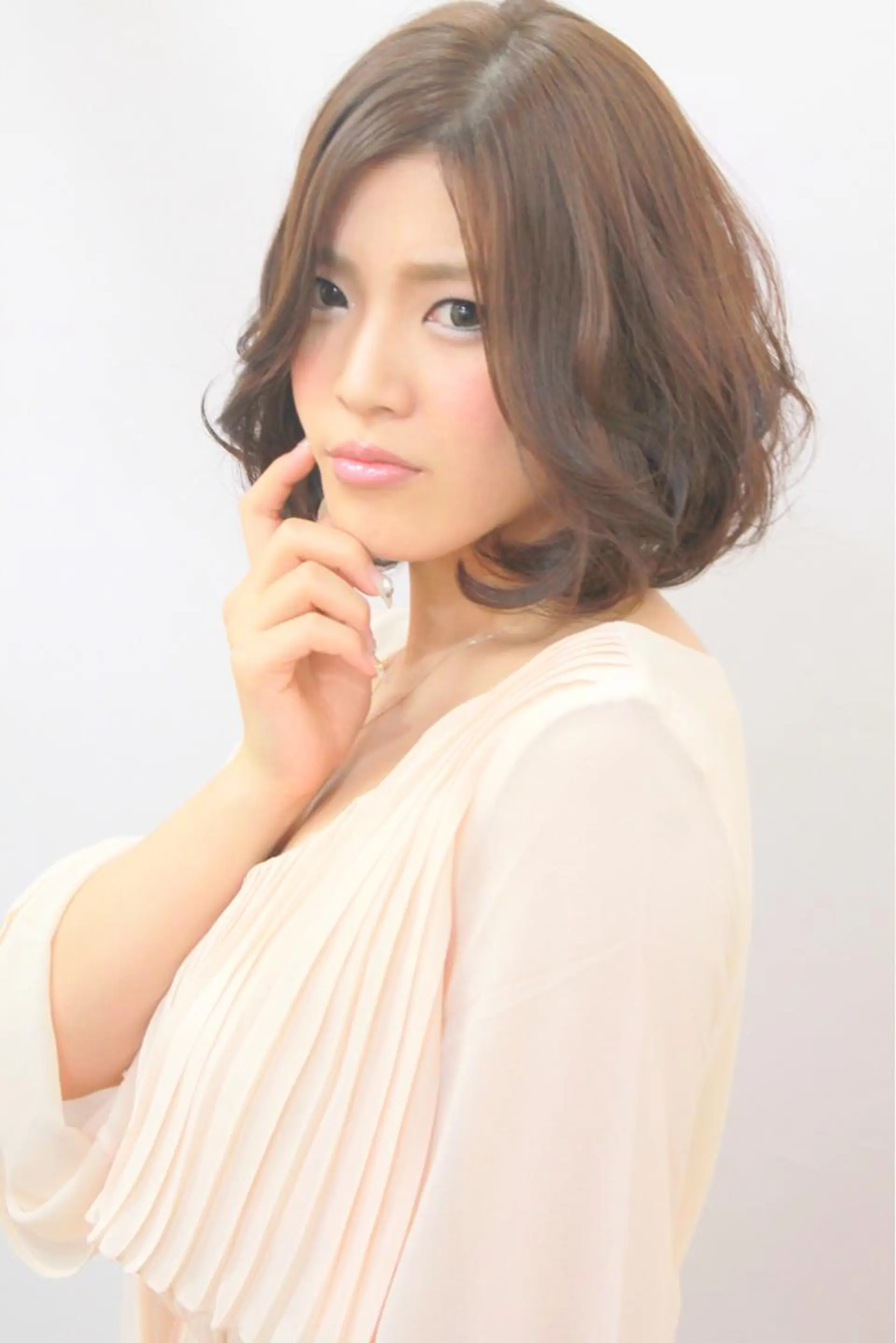 ショート ピンクブラウン レイヤーカット 🤍デザインカラー 特化🤍HIROのヘアスタイル