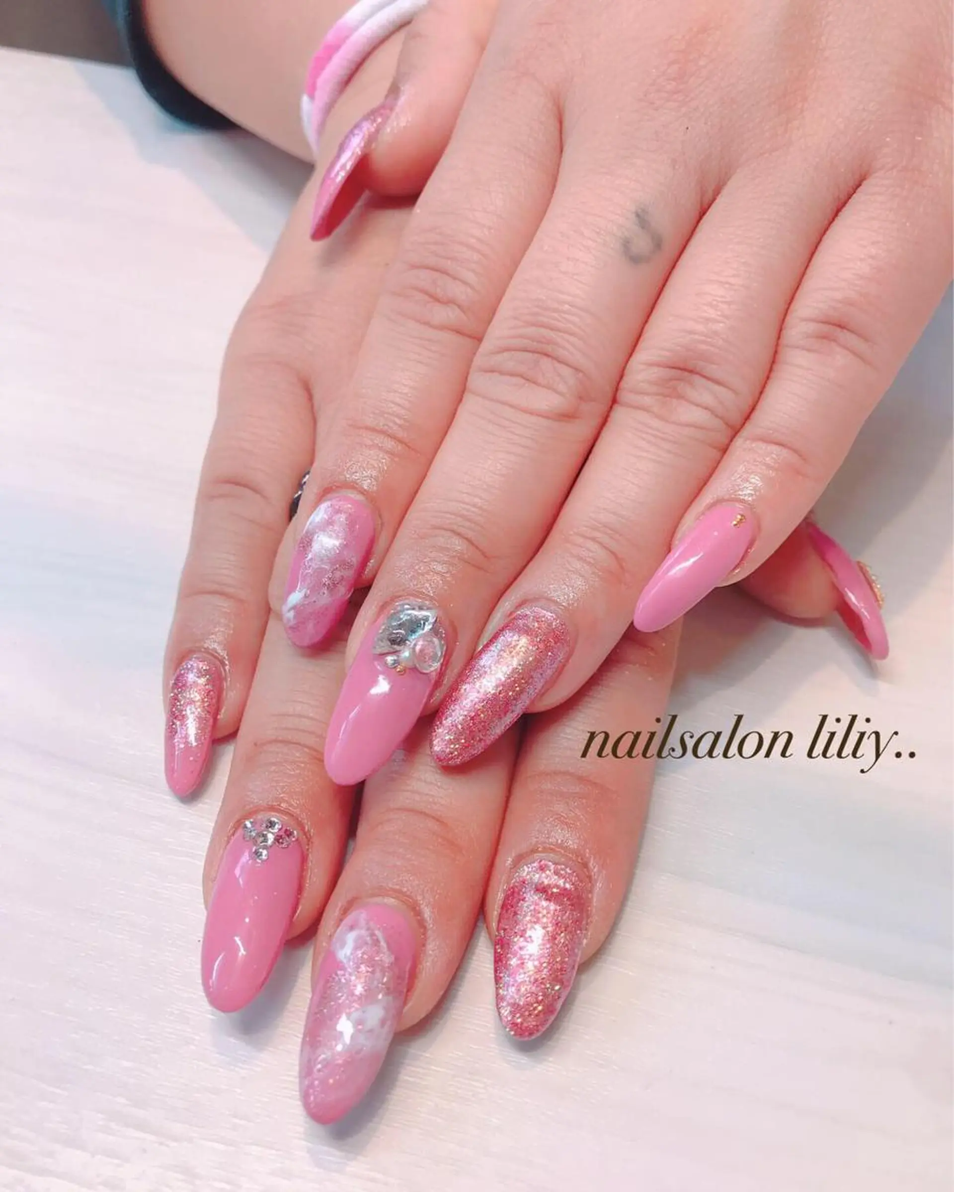 ネイル TERAI ERINAの眉毛・アイブロウイメージ