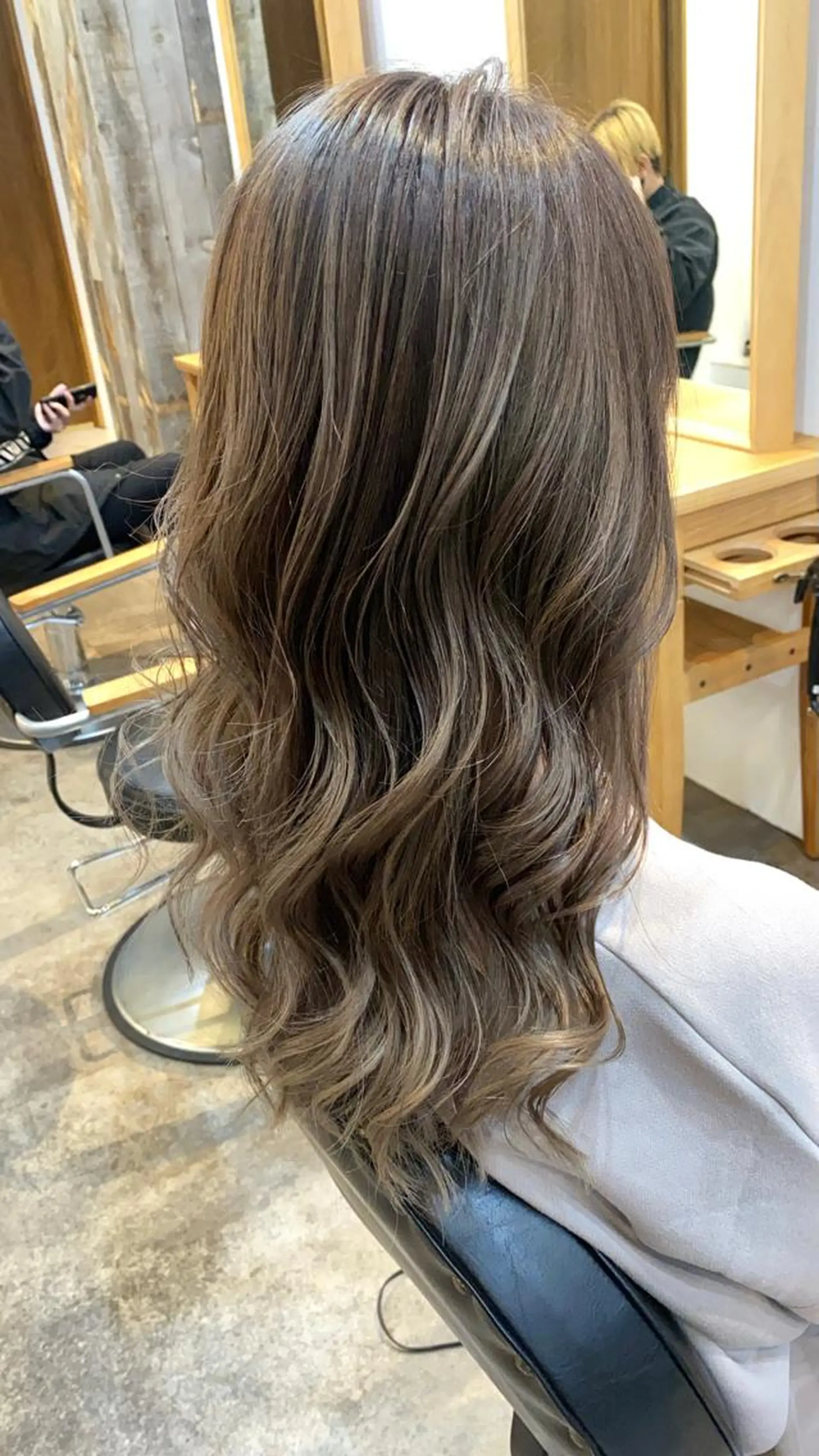 セミロング カット ヘアカラー Lafith hair lit所属・今井 悠菜のヘアスタイル