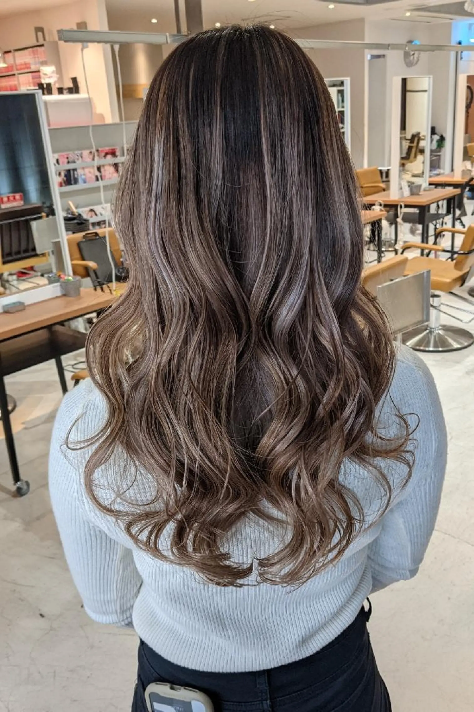 ロング カラー ベージュカラー ハイライトカラー ハイライト カット ヘアカラー トリートメント nameless 心斎橋のヘアスタイル