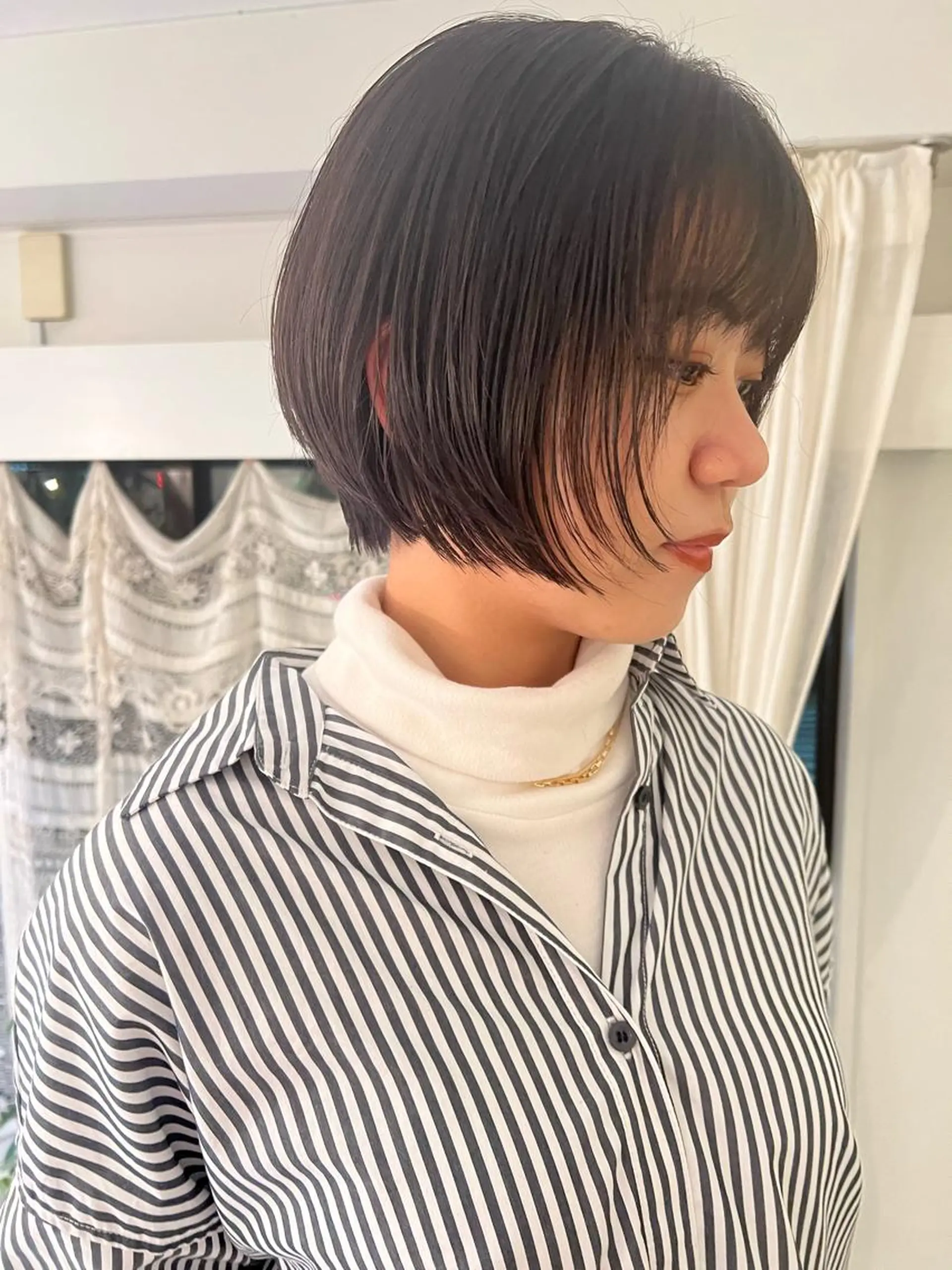 ショート ブリーチカラー🎀 寺門美優のヘアスタイル