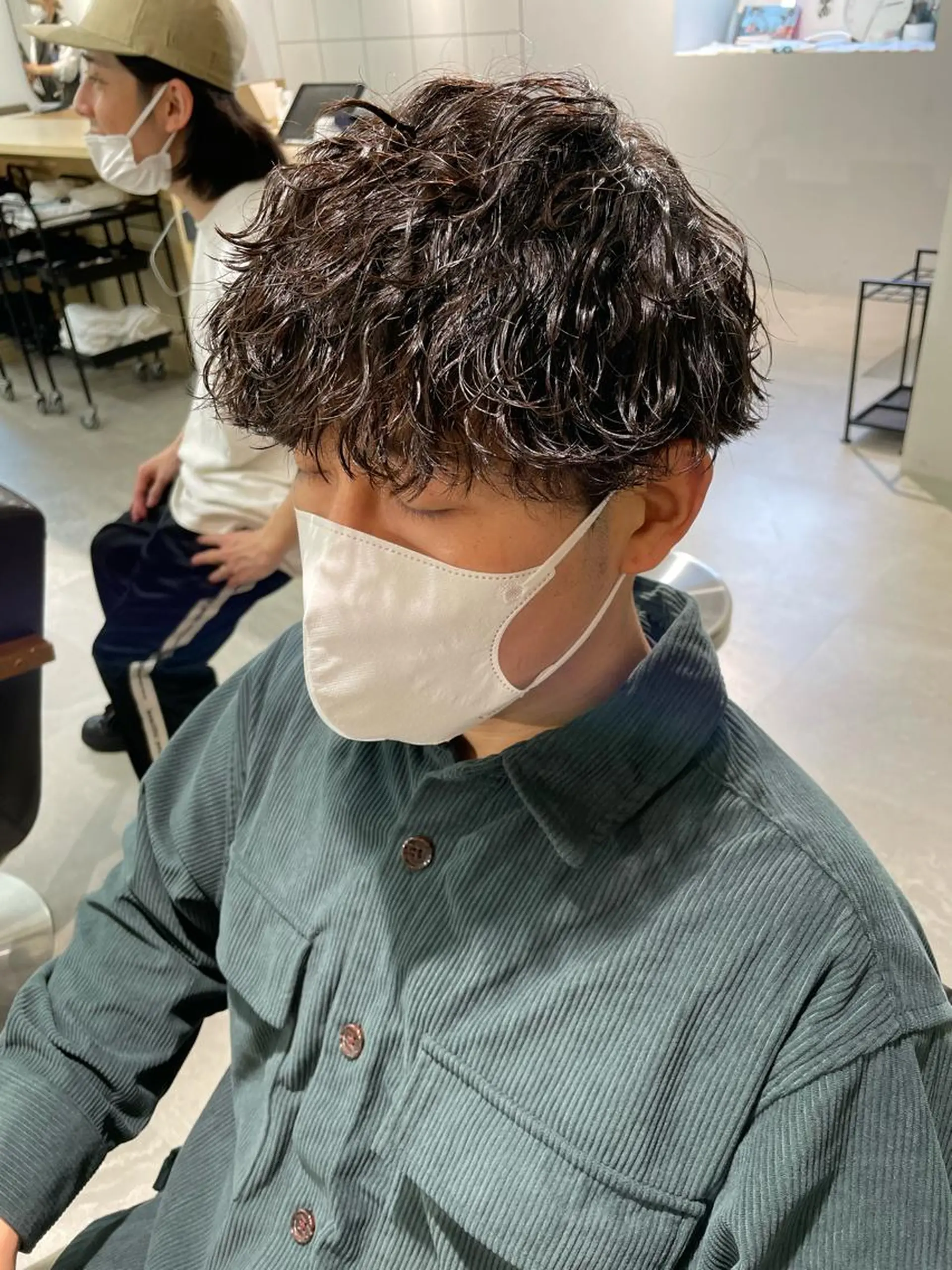 ミディアム カット パーマ マエダ リョウのヘアスタイル