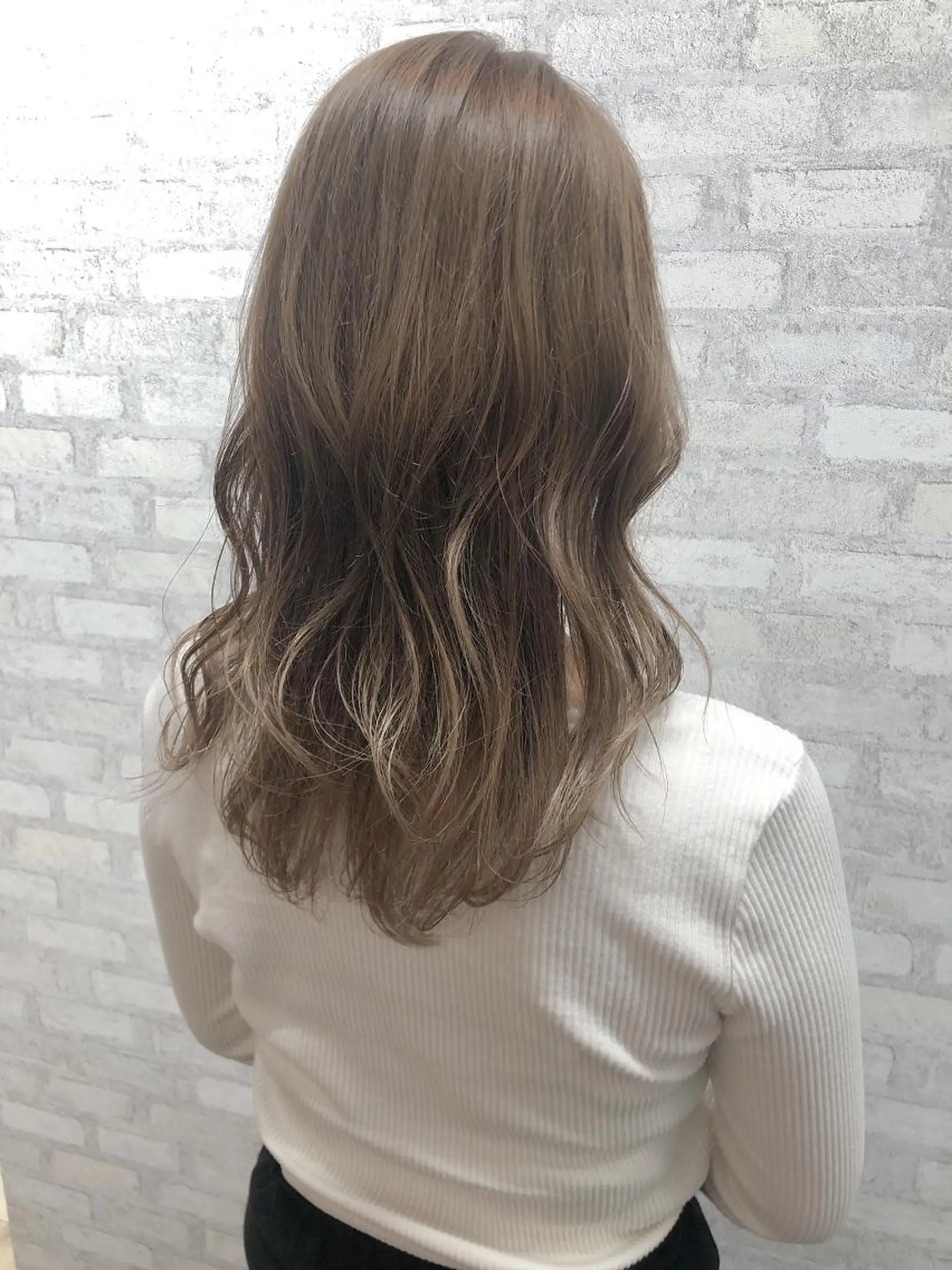 セミロング カラー ベージュカラー ブリーチ ブリーチなしカラー SALOWIN 二子玉川店所属・kei_____ SALOWINのヘアスタイル