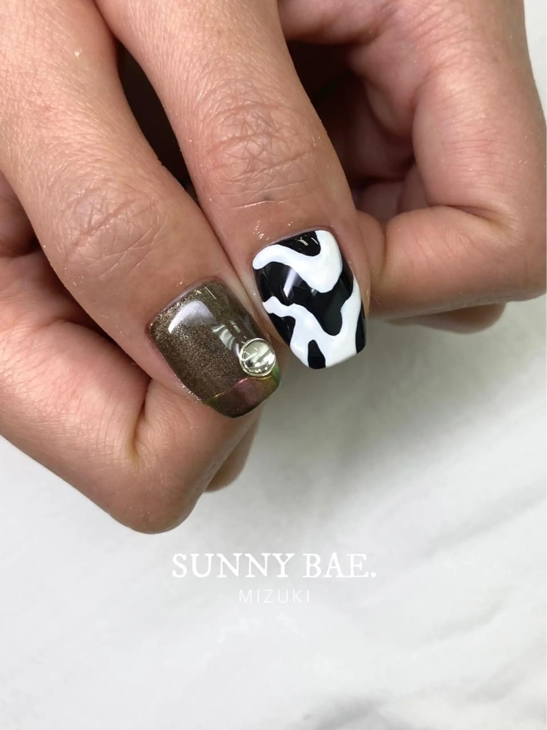 ネイル フレンチネイル マグネットネイル ミラーネイル SUNNY BAE. 🌼MIZUKIのネイルデザイン