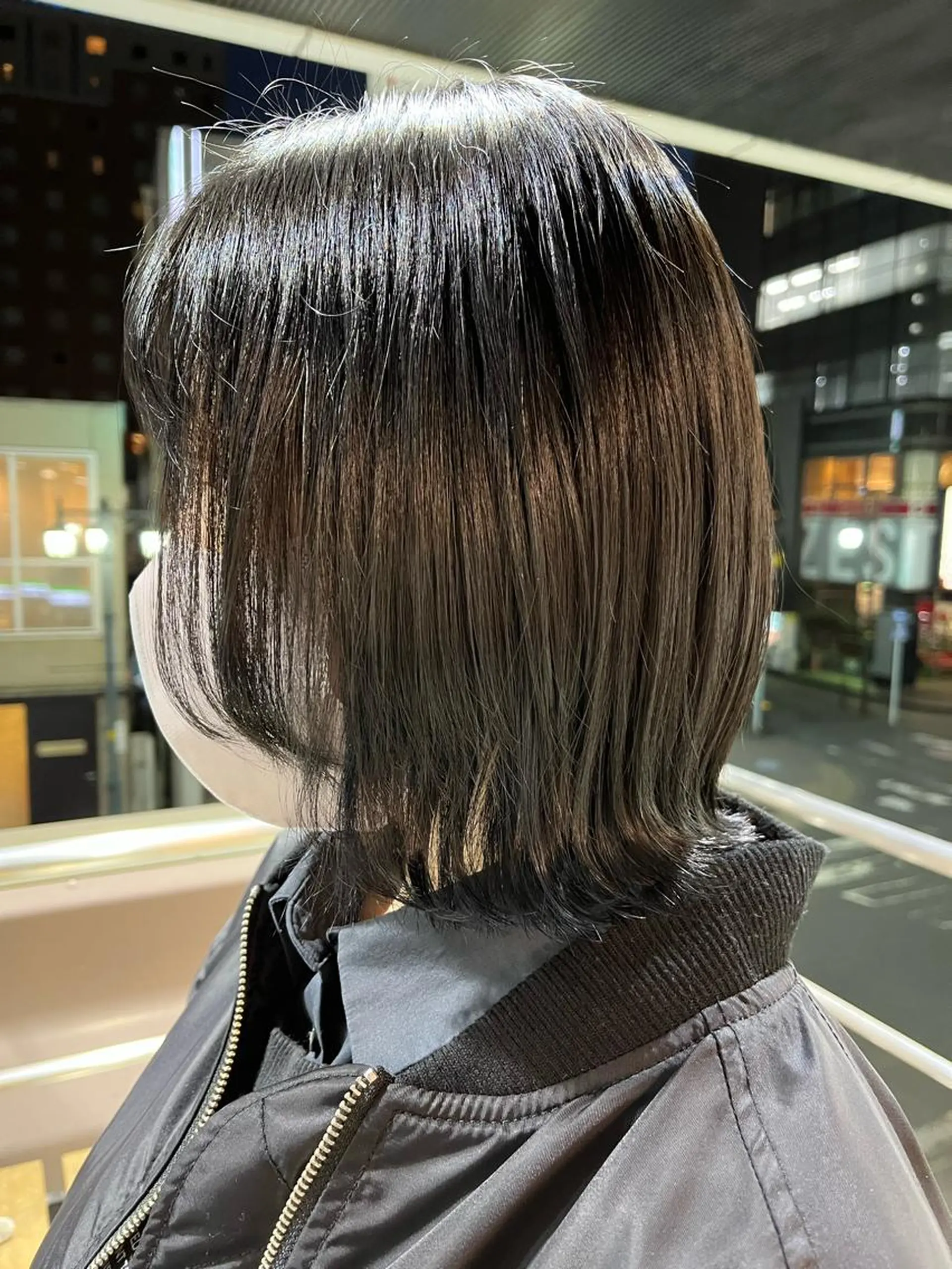 カラー 黒髪 ブリーチ ブルーカラー ブルーブラック ケアブリーチ ヘアカラー トリートメント 透明感カラー こだわりカットあさみのヘアスタイル