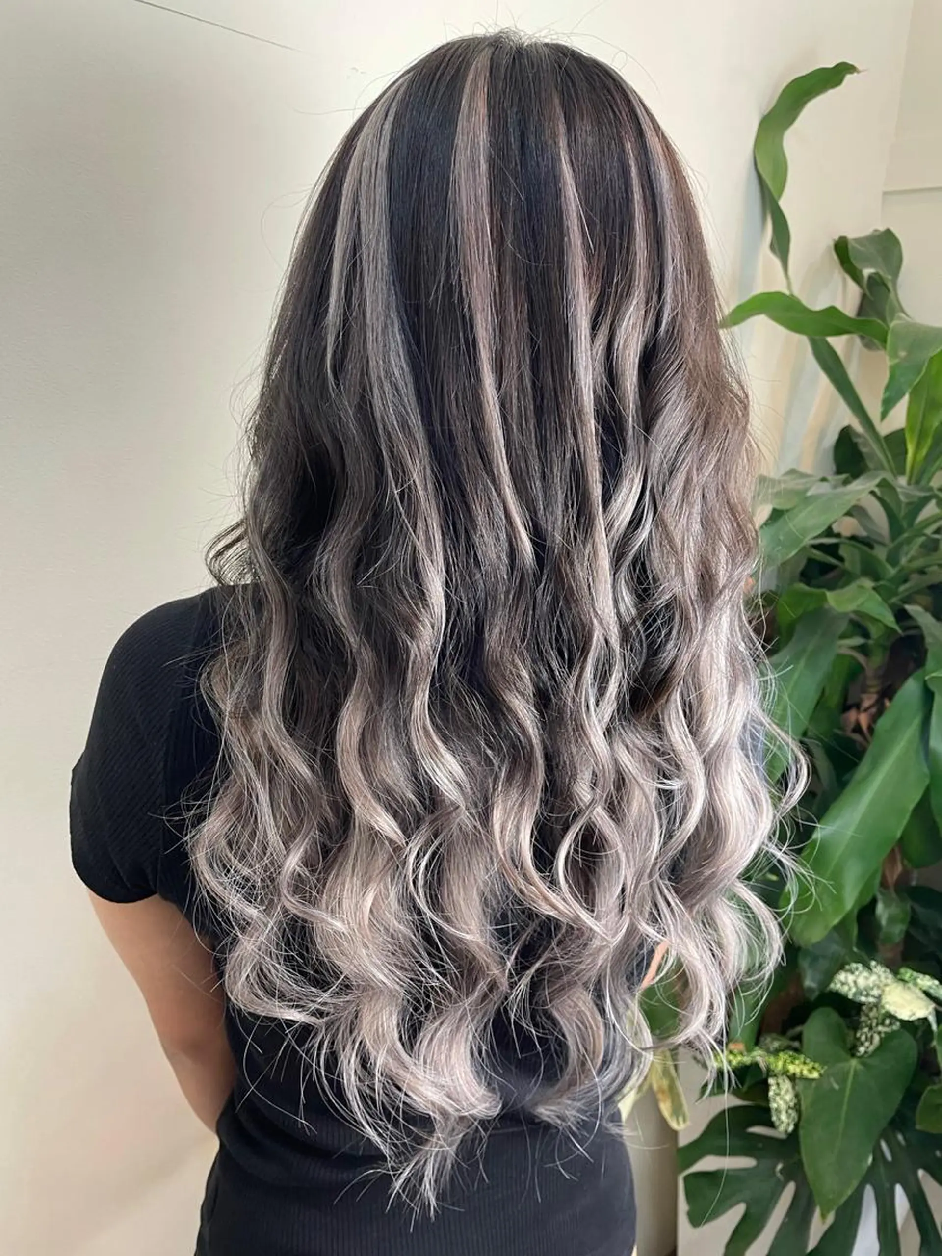 ロング カラー シールエクステ バレイヤージュ ブリーチ ケアブリーチ ダブルカラー エクステ WEST OLAND加藤圭介のヘアスタイル