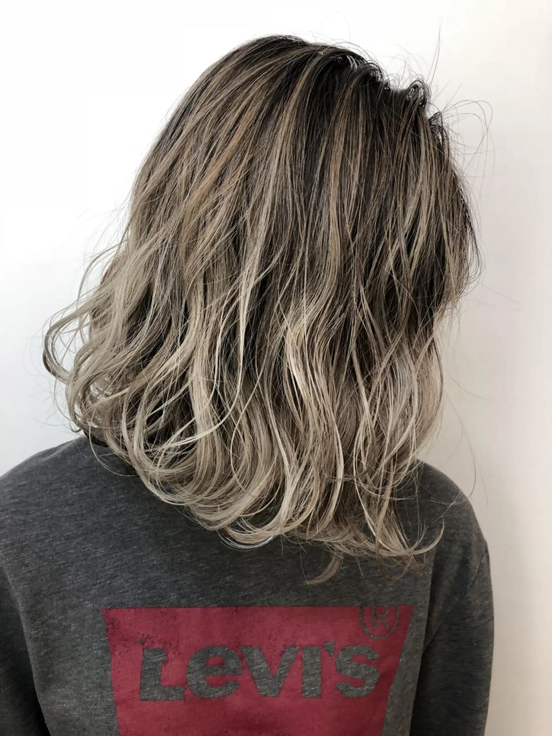 ミディアム カラー ブリーチ グラデーションカラー ハイライトカラー ハイライト WONK. ウォンク 心斎橋のヘアスタイル