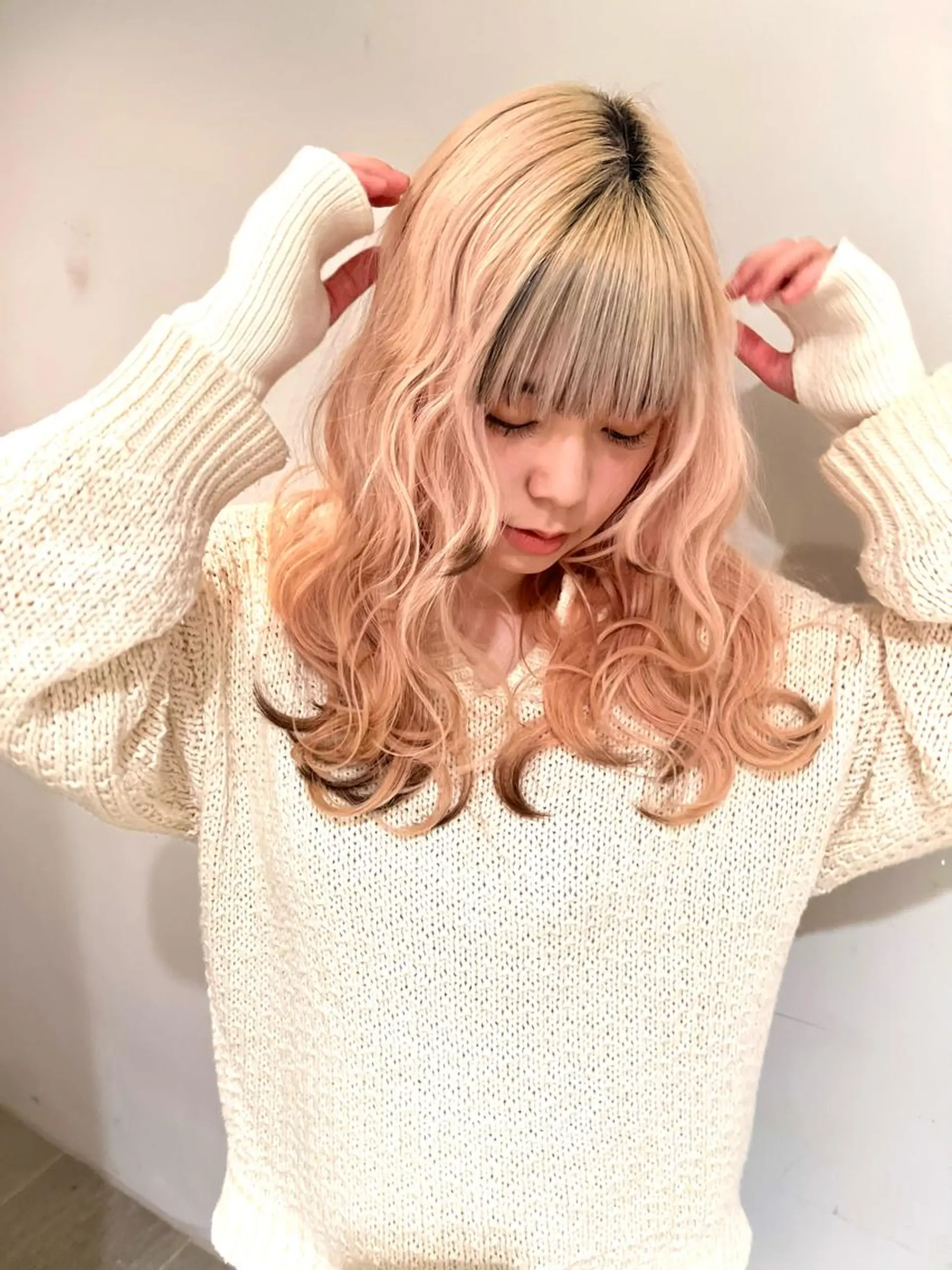 セミロング ヘアアレンジ ヘアカラー ツガミ リナのヘアスタイル