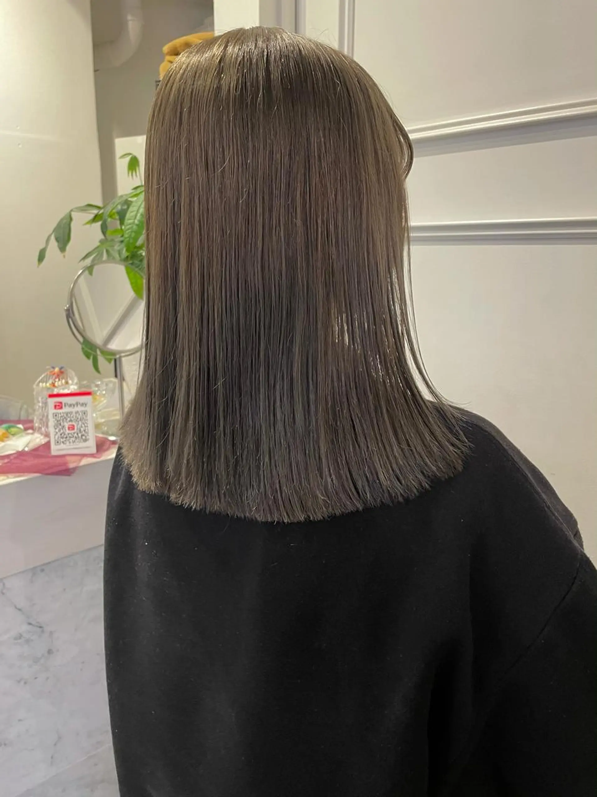 セミロング カラー 安藤 佑衣のヘアスタイル