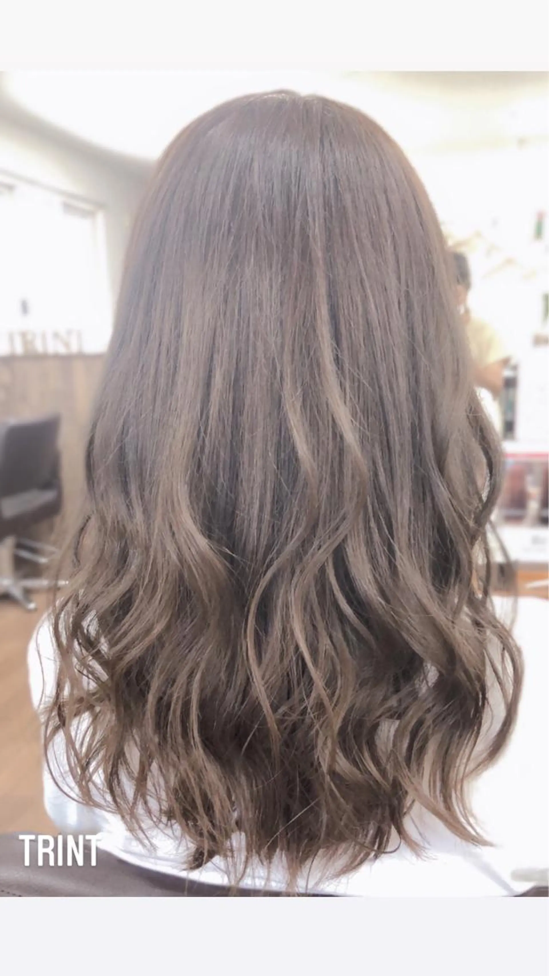 ロング ヘアカラー トリートメント 梅澤 由衣のヘアスタイル