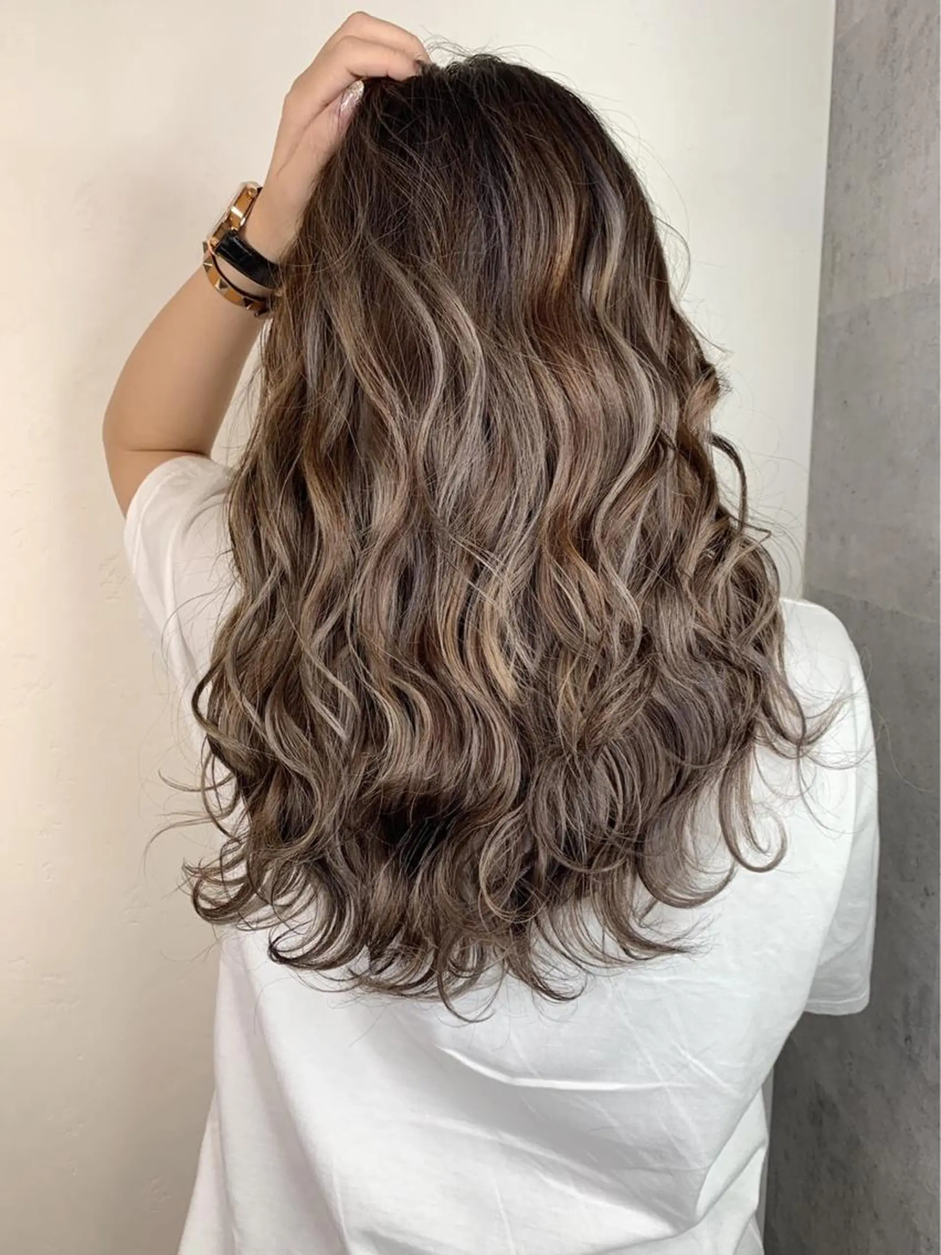 セミロング カラー ブルーカラー ブルージュ グレージュ インナーカラー 外国人風カラー カット ヘアカラー ＿WHITE鳳店 アンダーバーホワイトのヘアスタイル